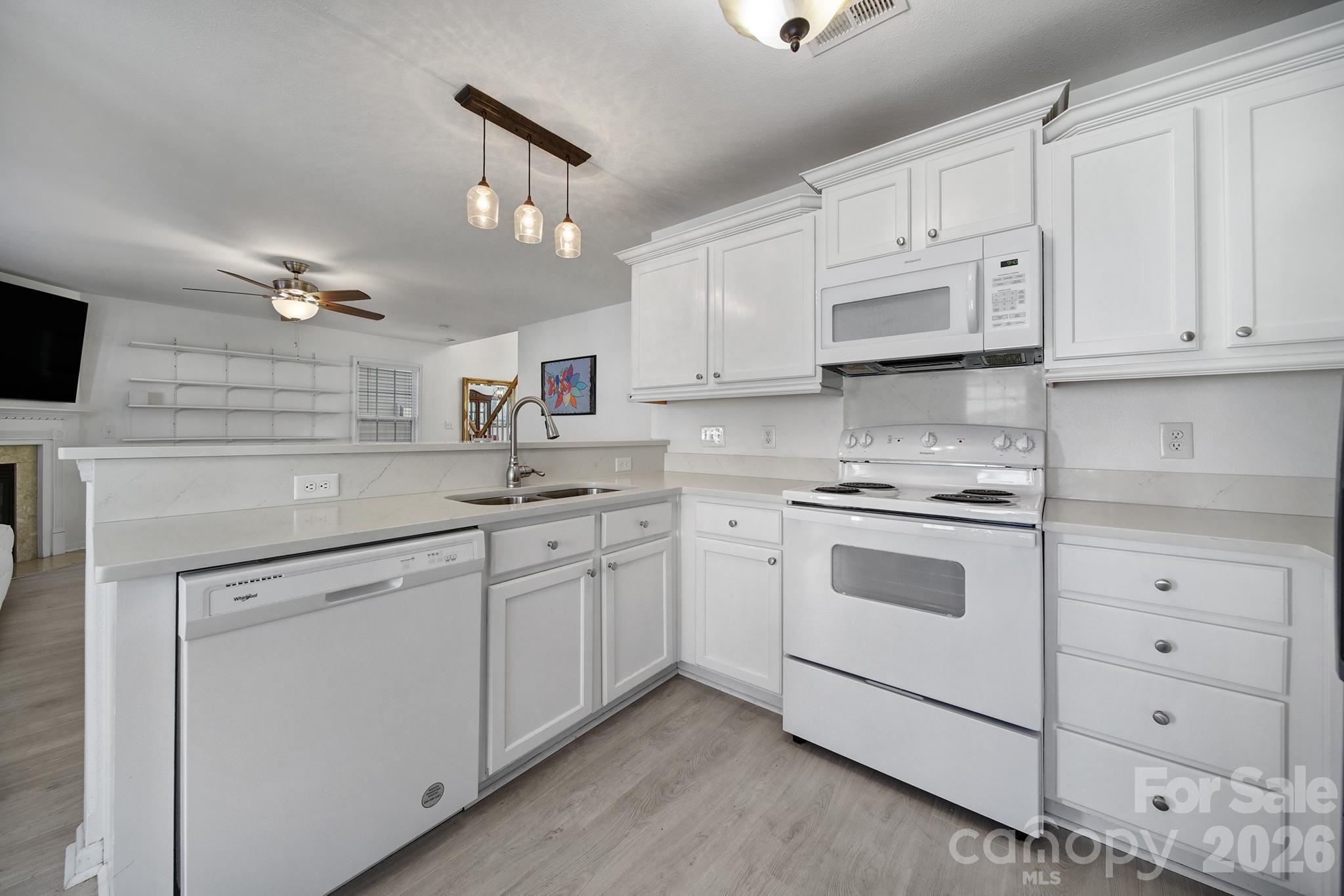4041 Abbotsbury Drive Property Photo 18