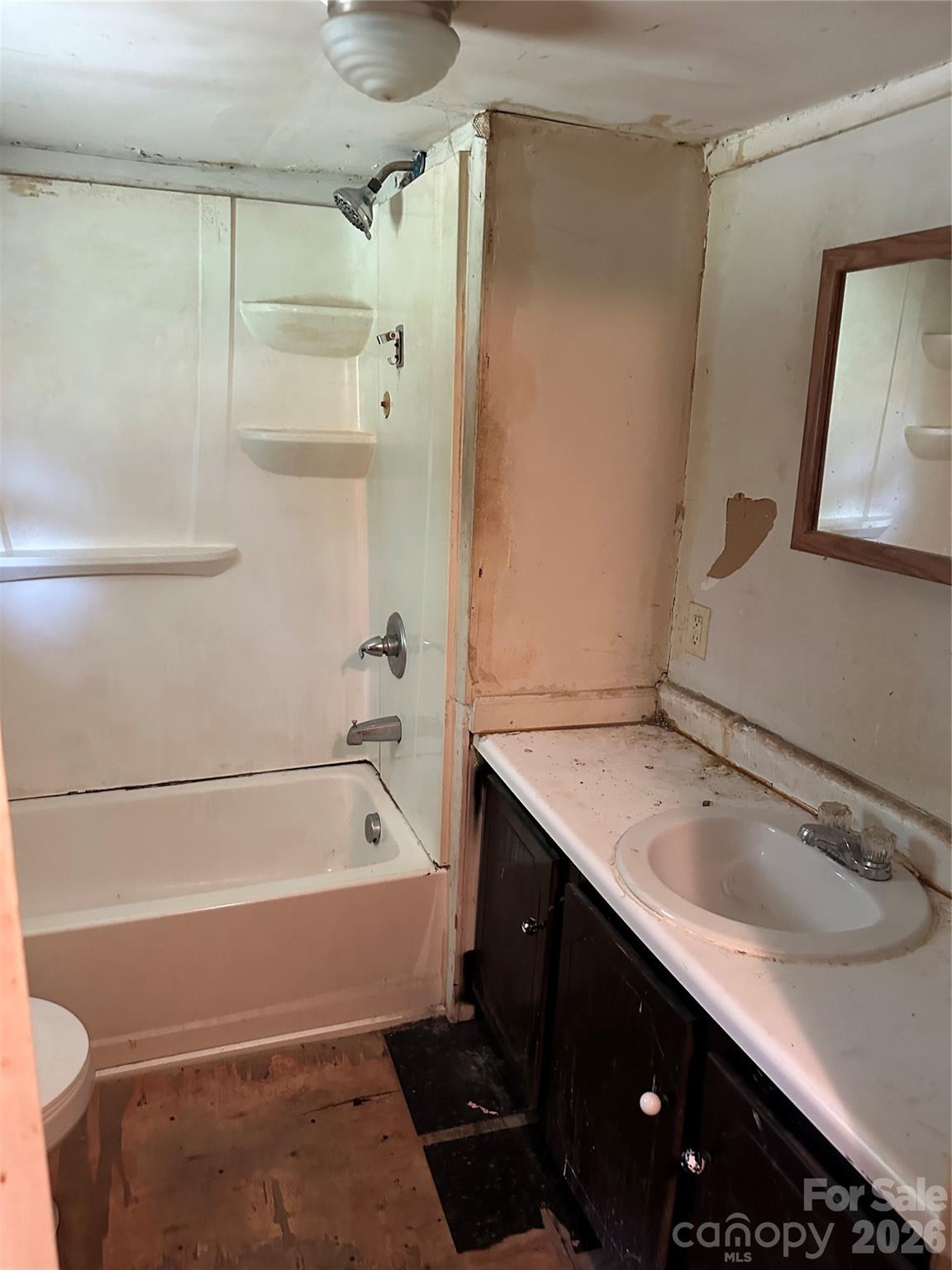 1032 Plymouth Street Property Photo 6