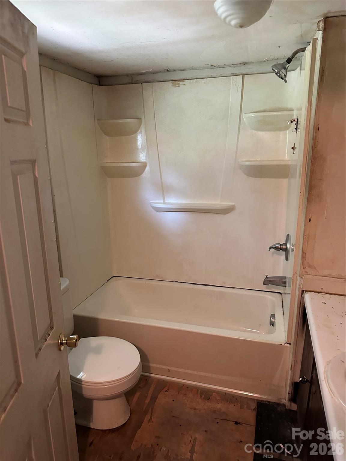 1032 Plymouth Street Property Photo 7