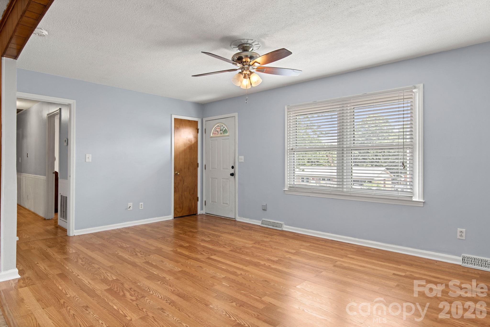 307 Somerset Drive Property Photo 5