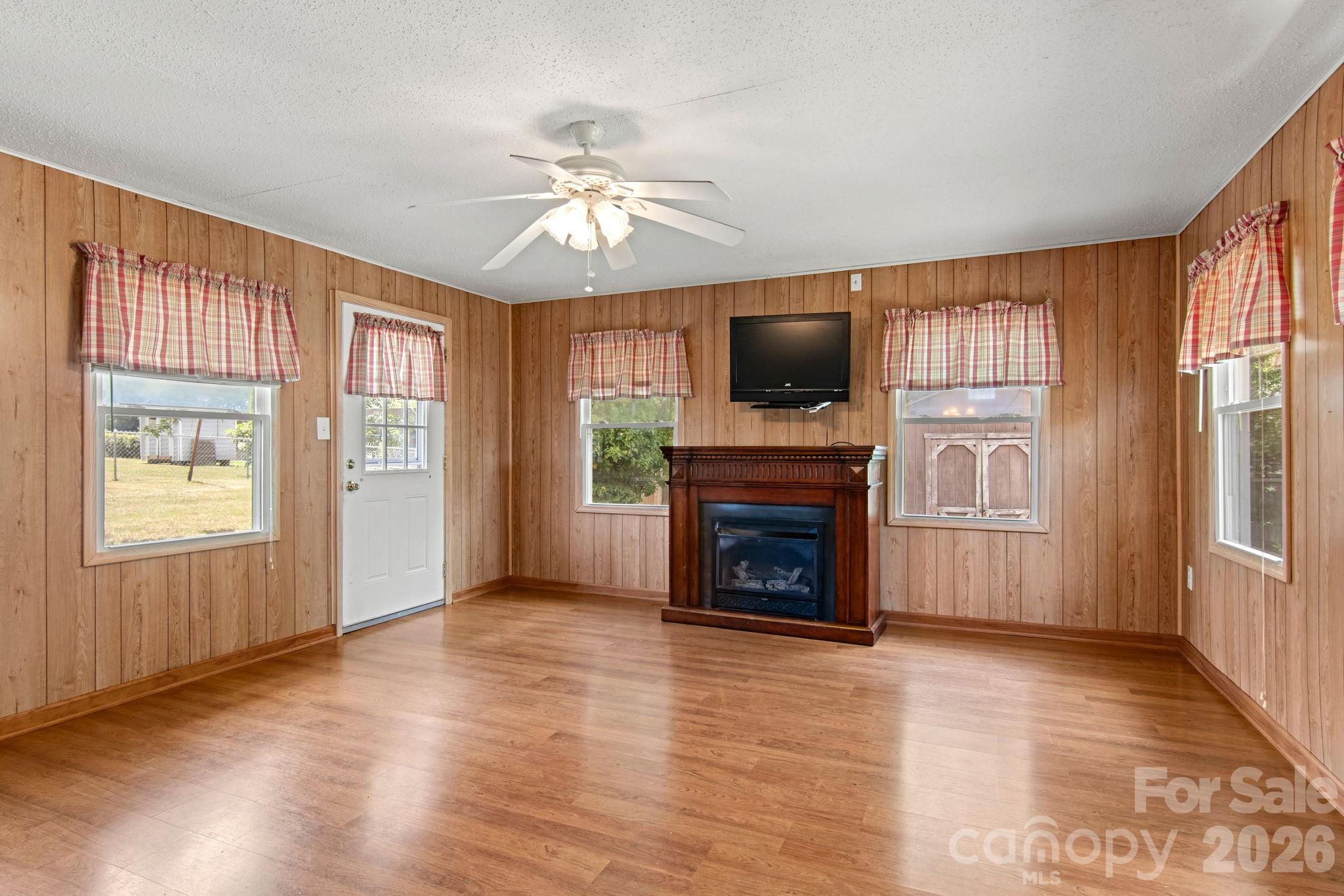 307 Somerset Drive Property Photo 17
