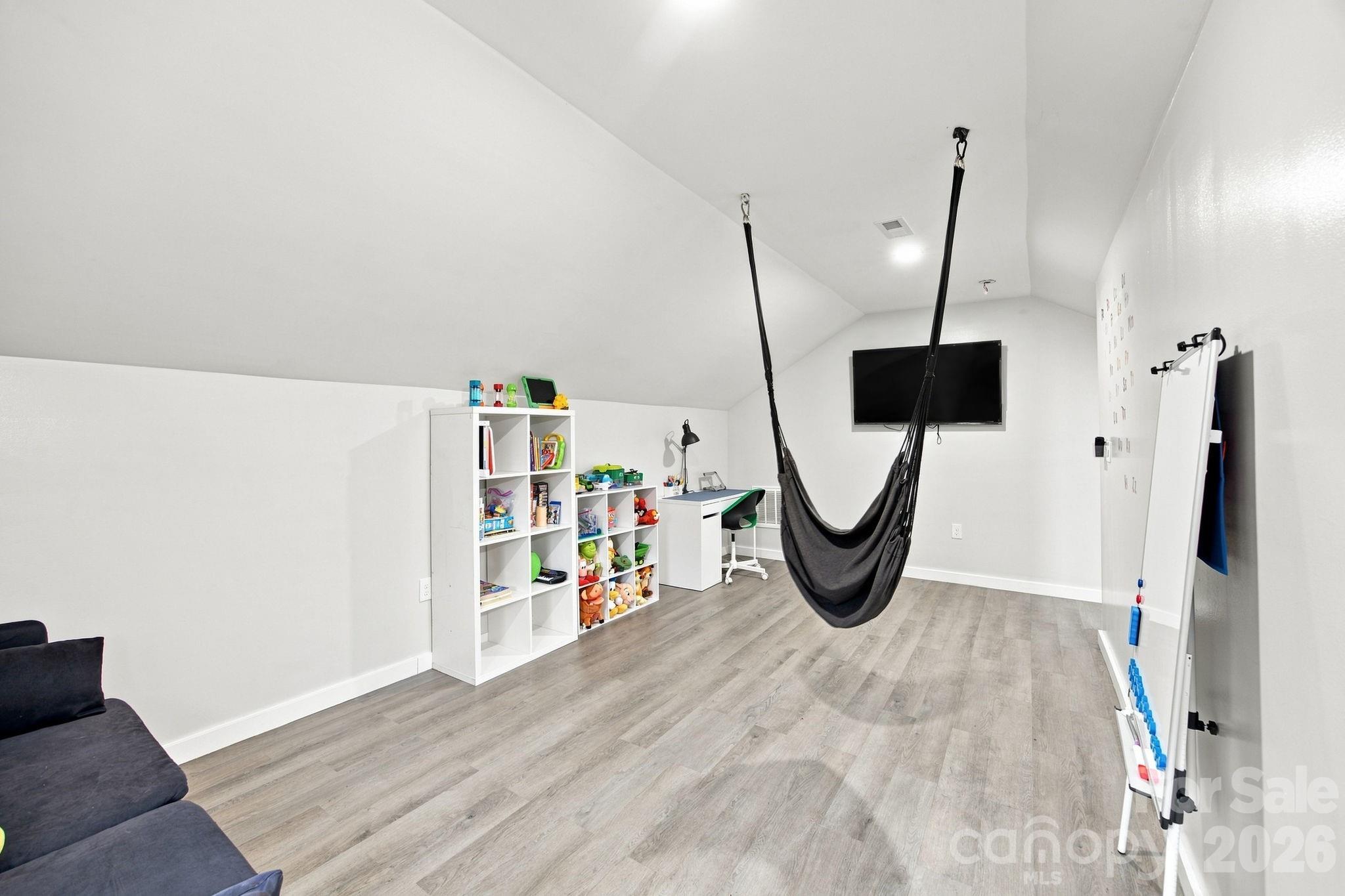 314 Oak Knoll Property Photo 25
