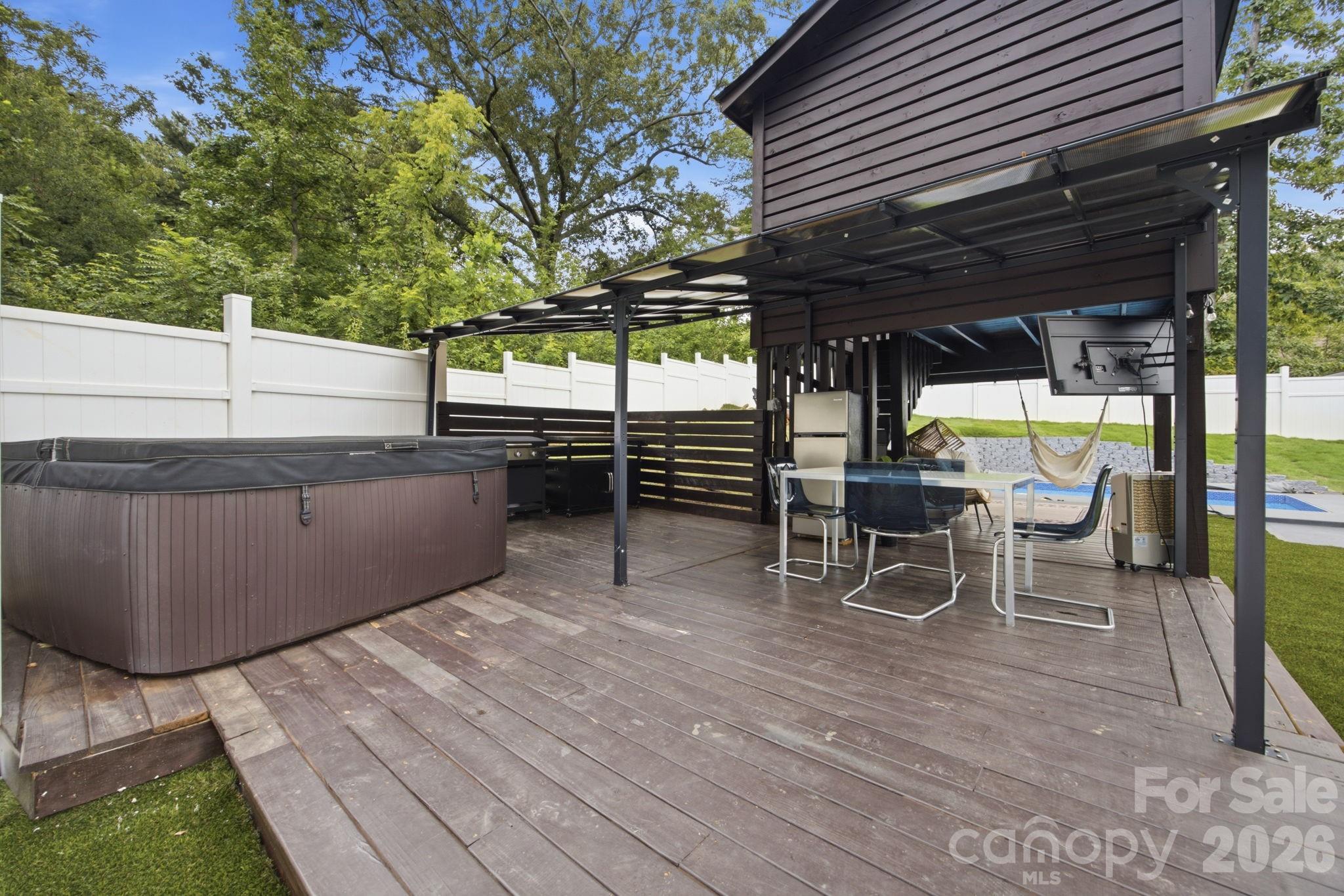 314 Oak Knoll Property Photo 29