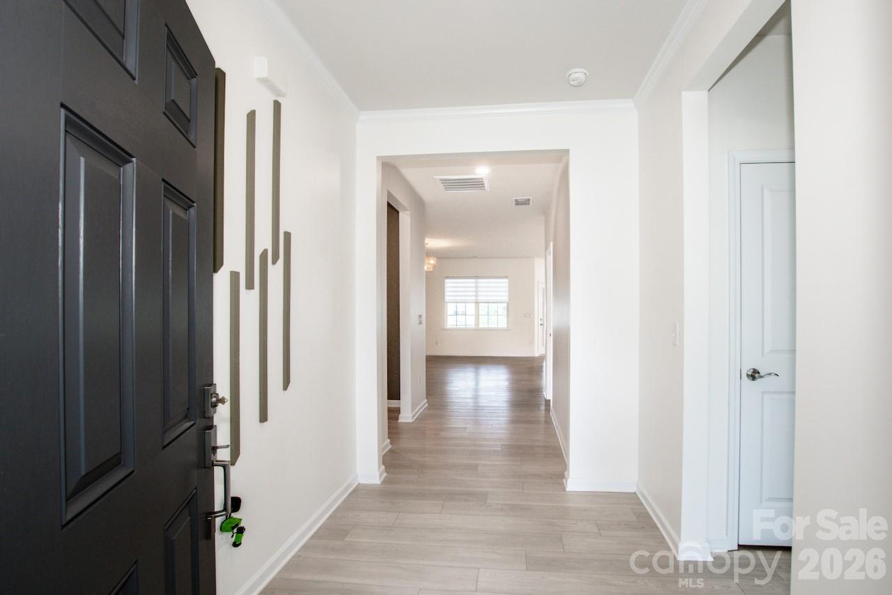 5623 Newton Way Property Photo 3