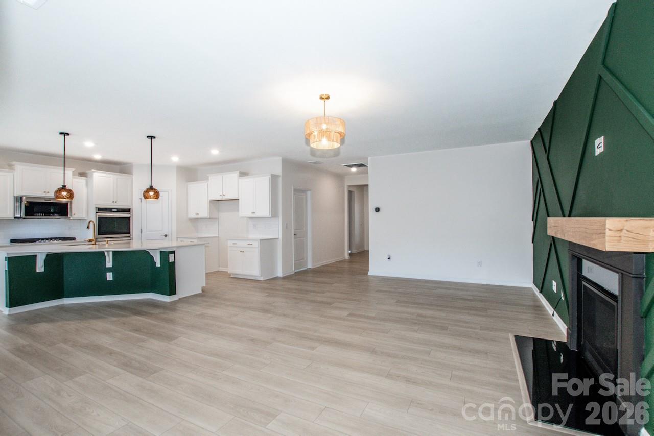 5623 Newton Way Property Photo 5