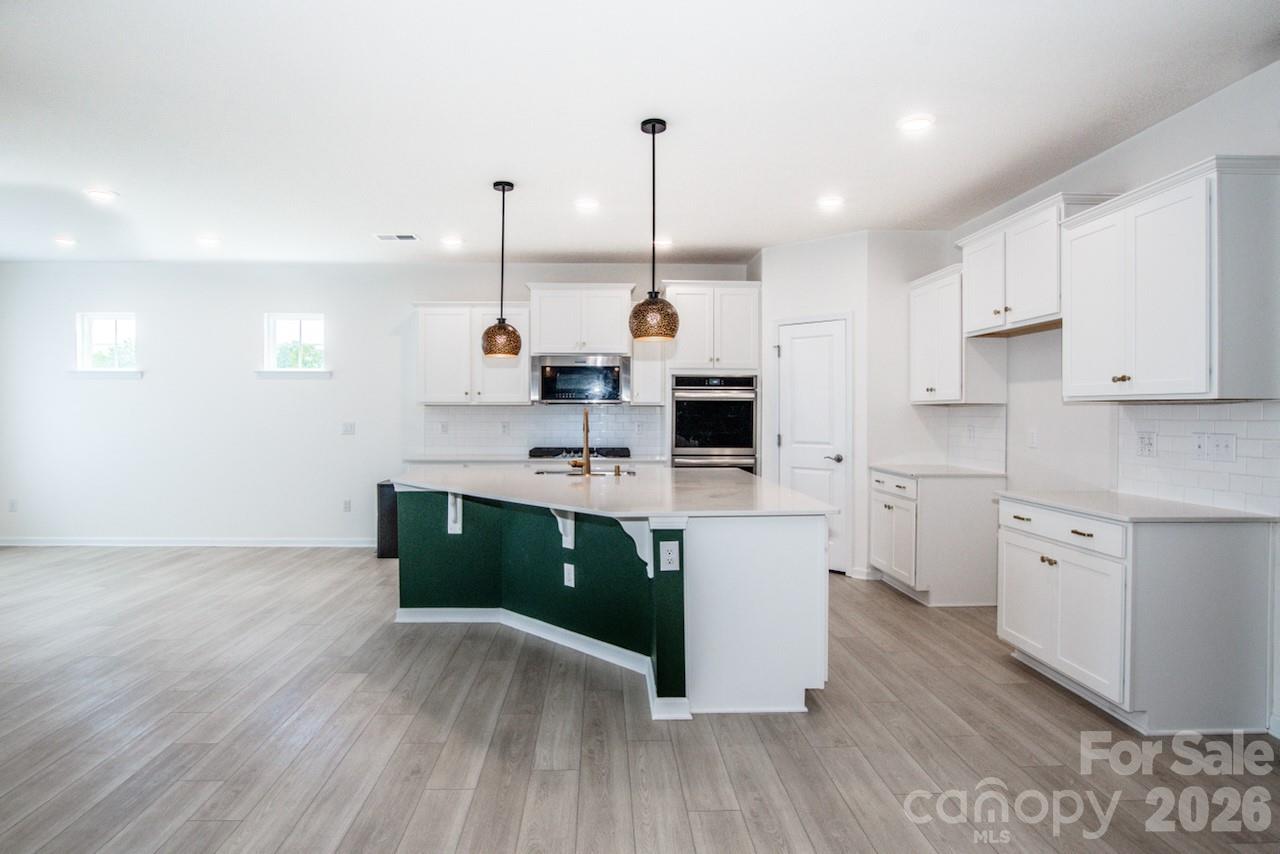 5623 Newton Way Property Photo 6