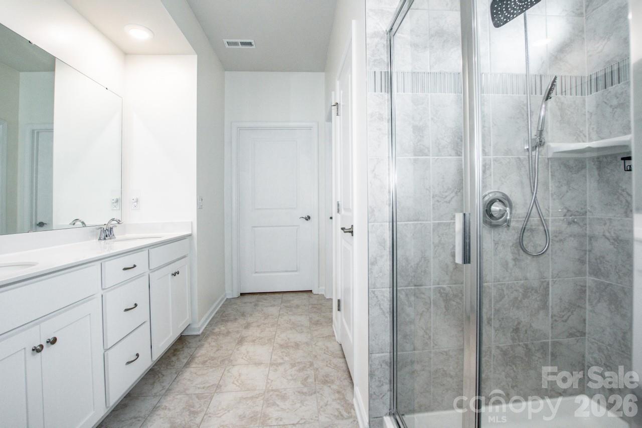 5623 Newton Way Property Photo 13