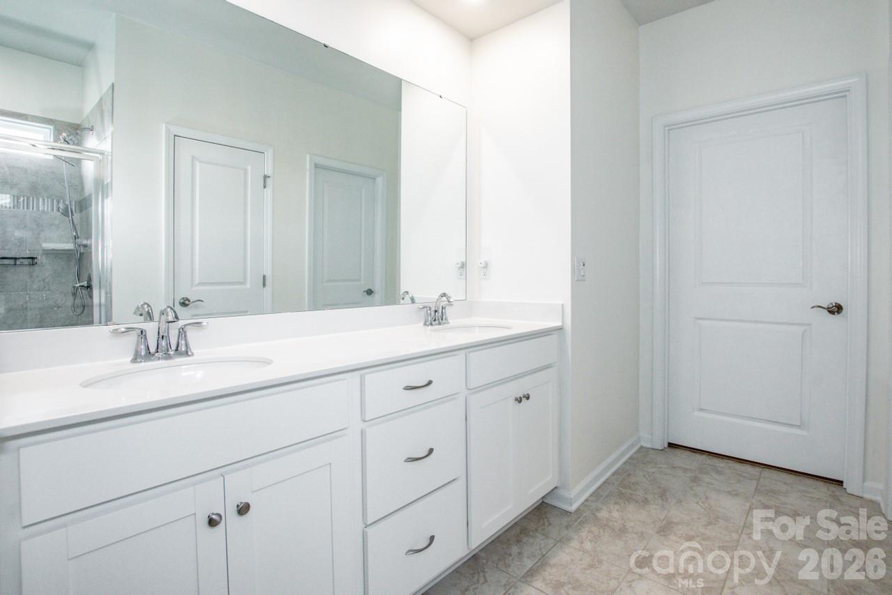 5623 Newton Way Property Photo 14