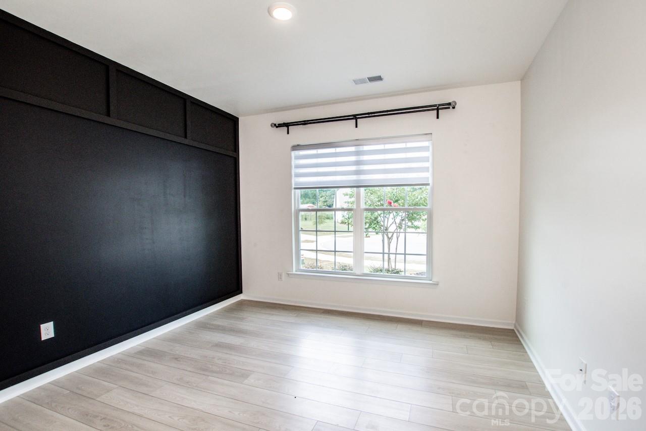 5623 Newton Way Property Photo 18