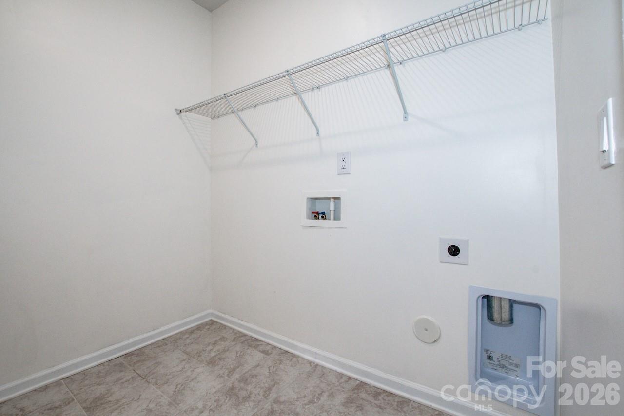 5623 Newton Way Property Photo 19