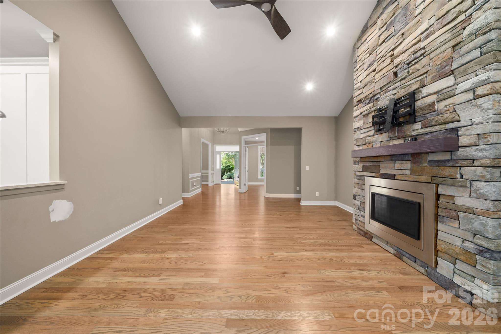14 Waterbury Court Property Photo 15