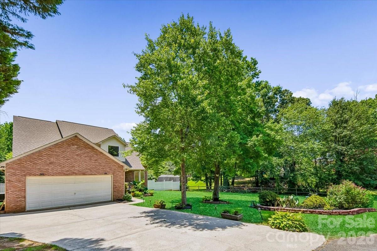 508 Watergate Circle Property Photo 3