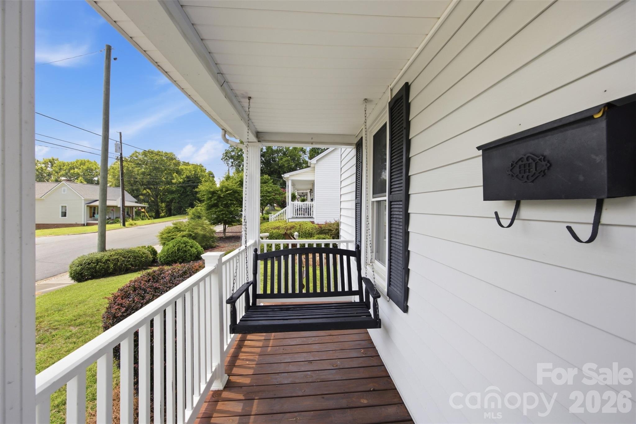 114 York Avenue Property Photo 6