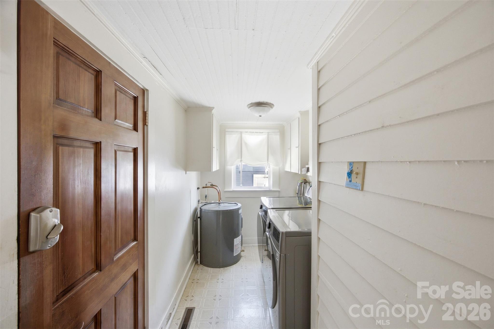 114 York Avenue Property Photo 28