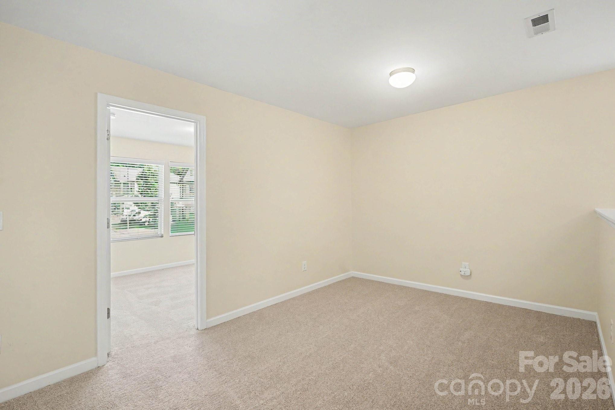 1118 Manston Place Property Photo 8