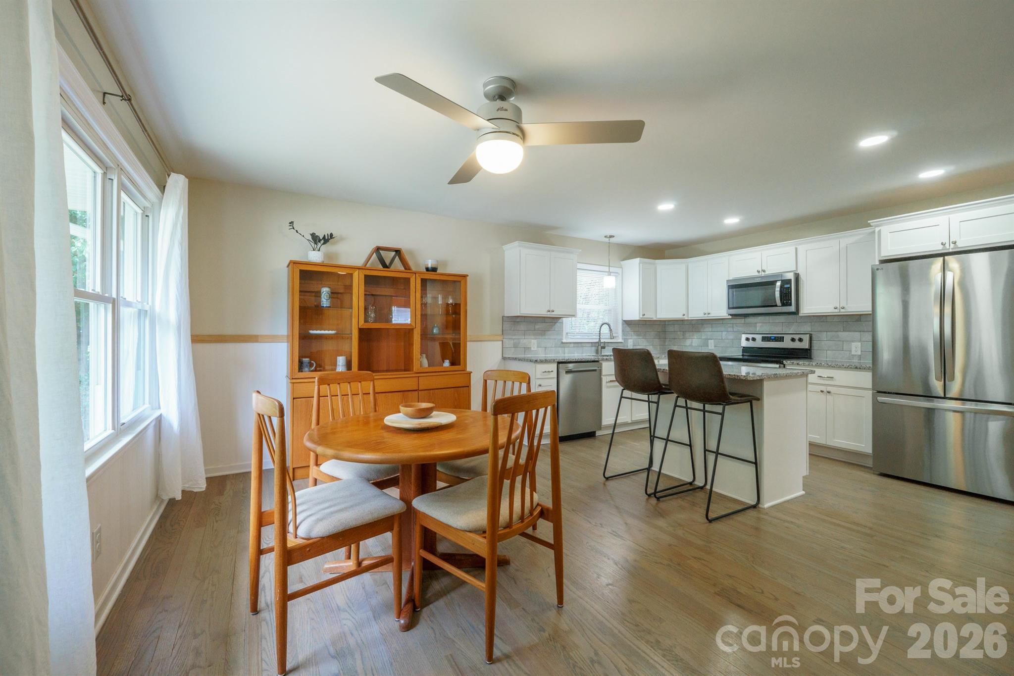 200 Point Circle Property Photo 8