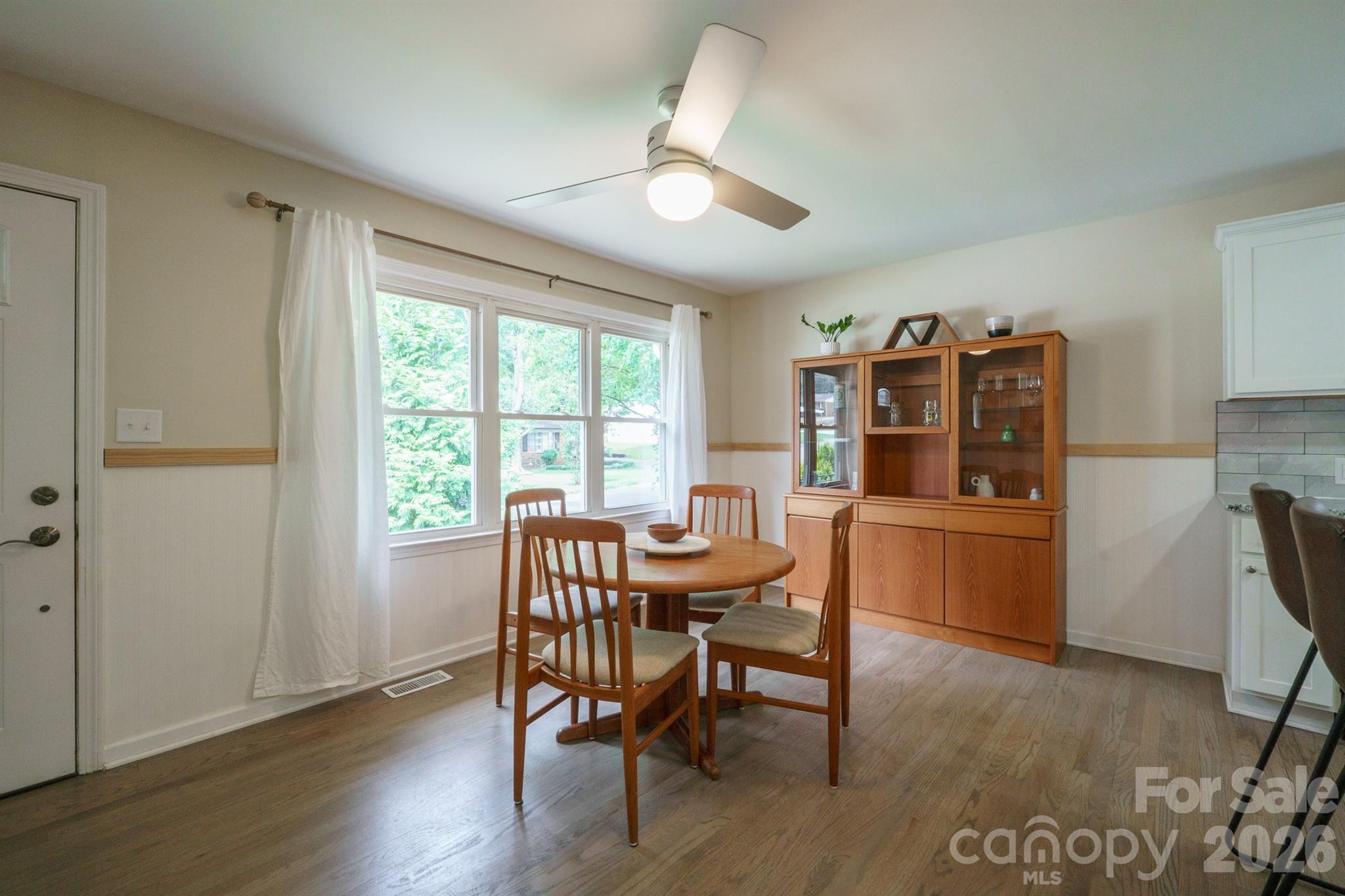 200 Point Circle Property Photo 9