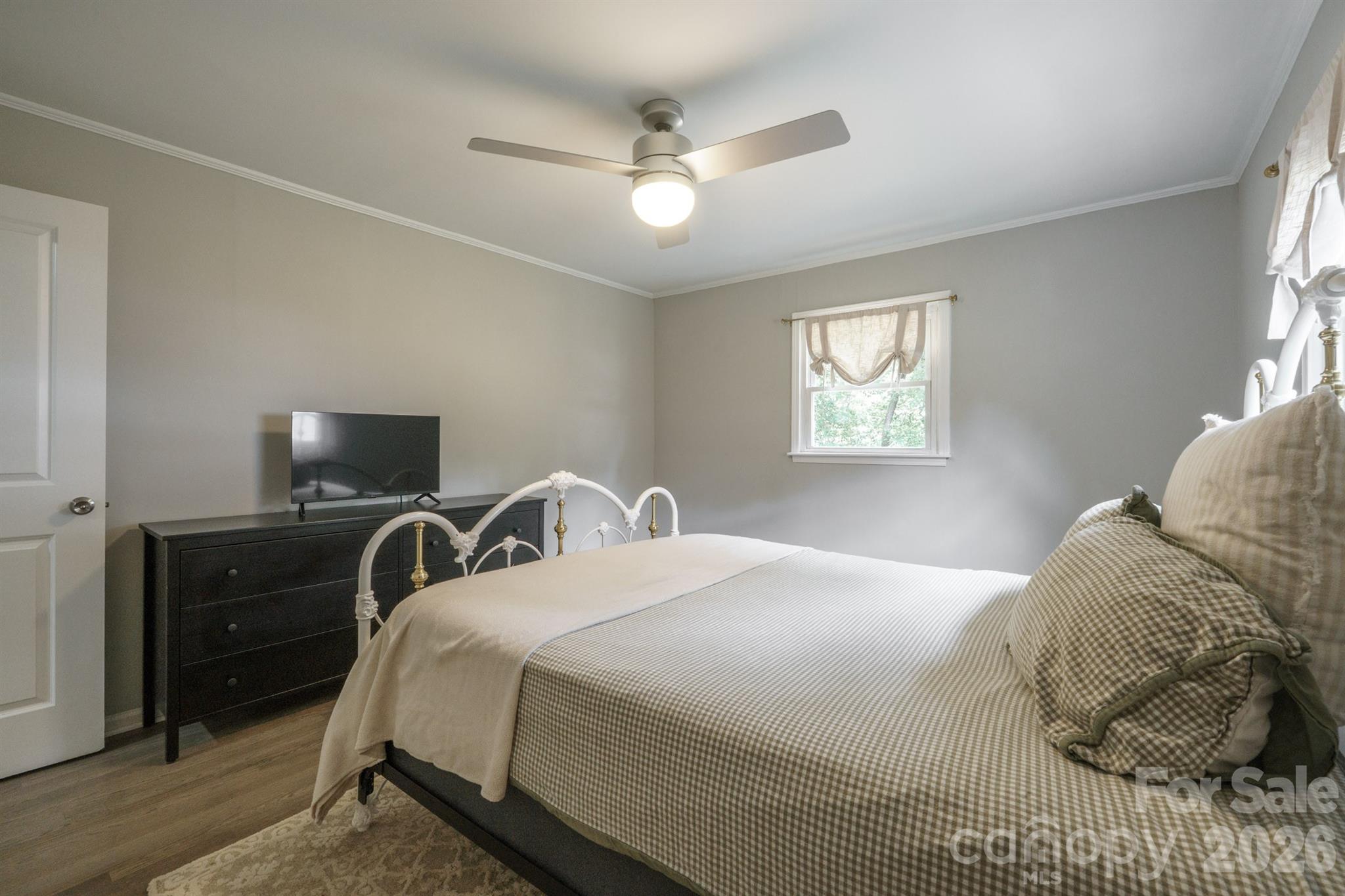 200 Point Circle Property Photo 15