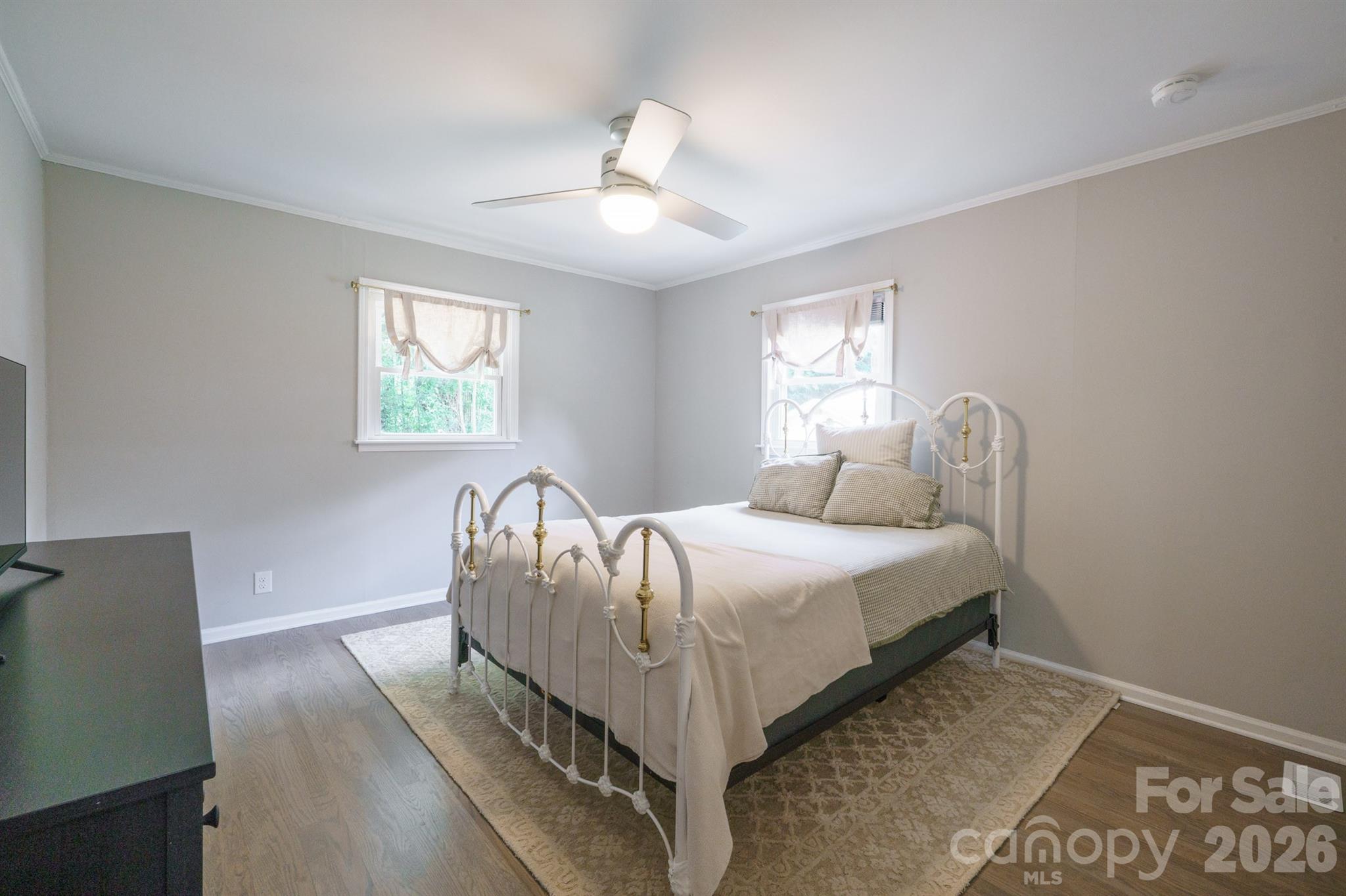 200 Point Circle Property Photo 16