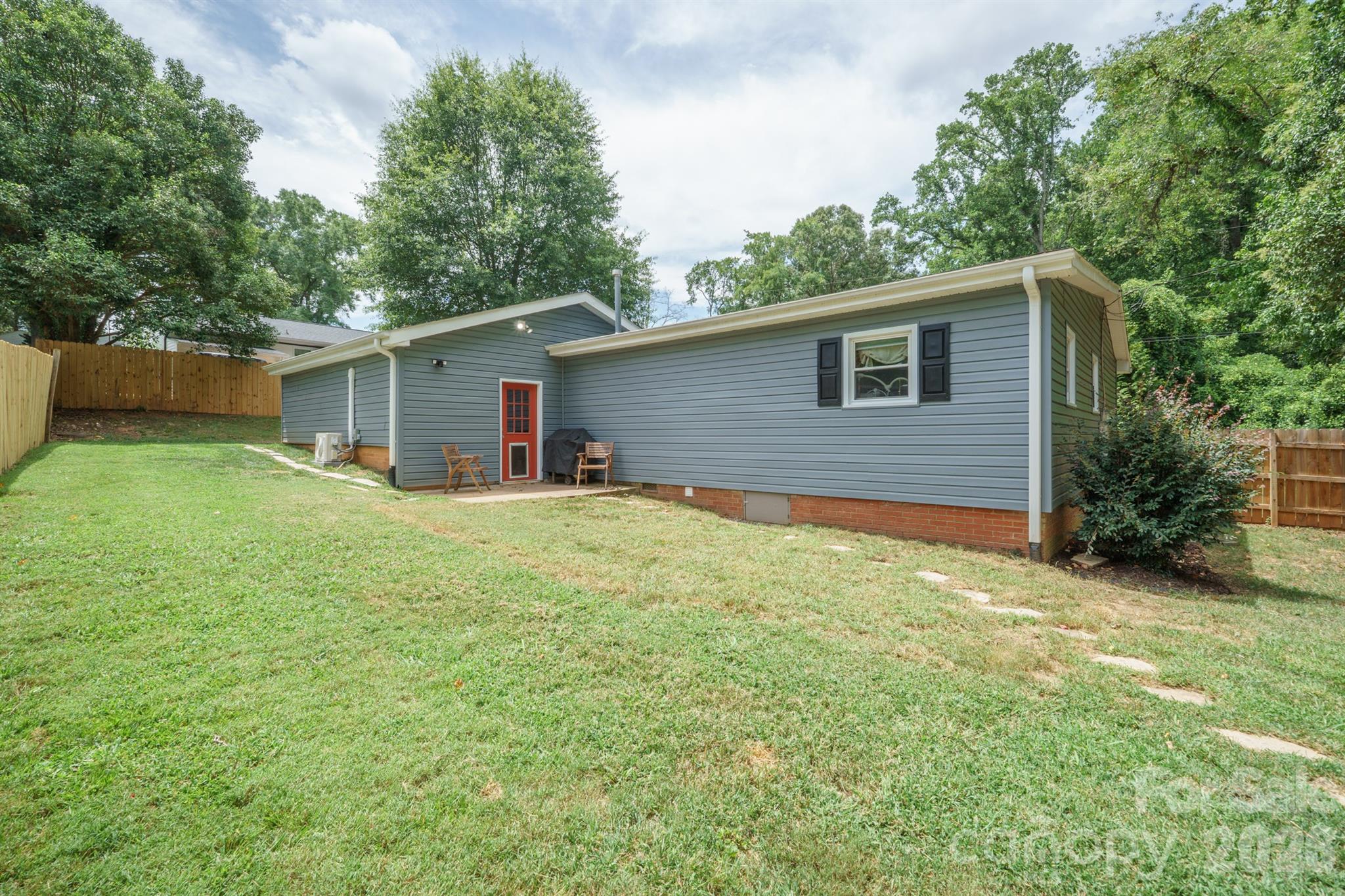 200 Point Circle Property Photo 27