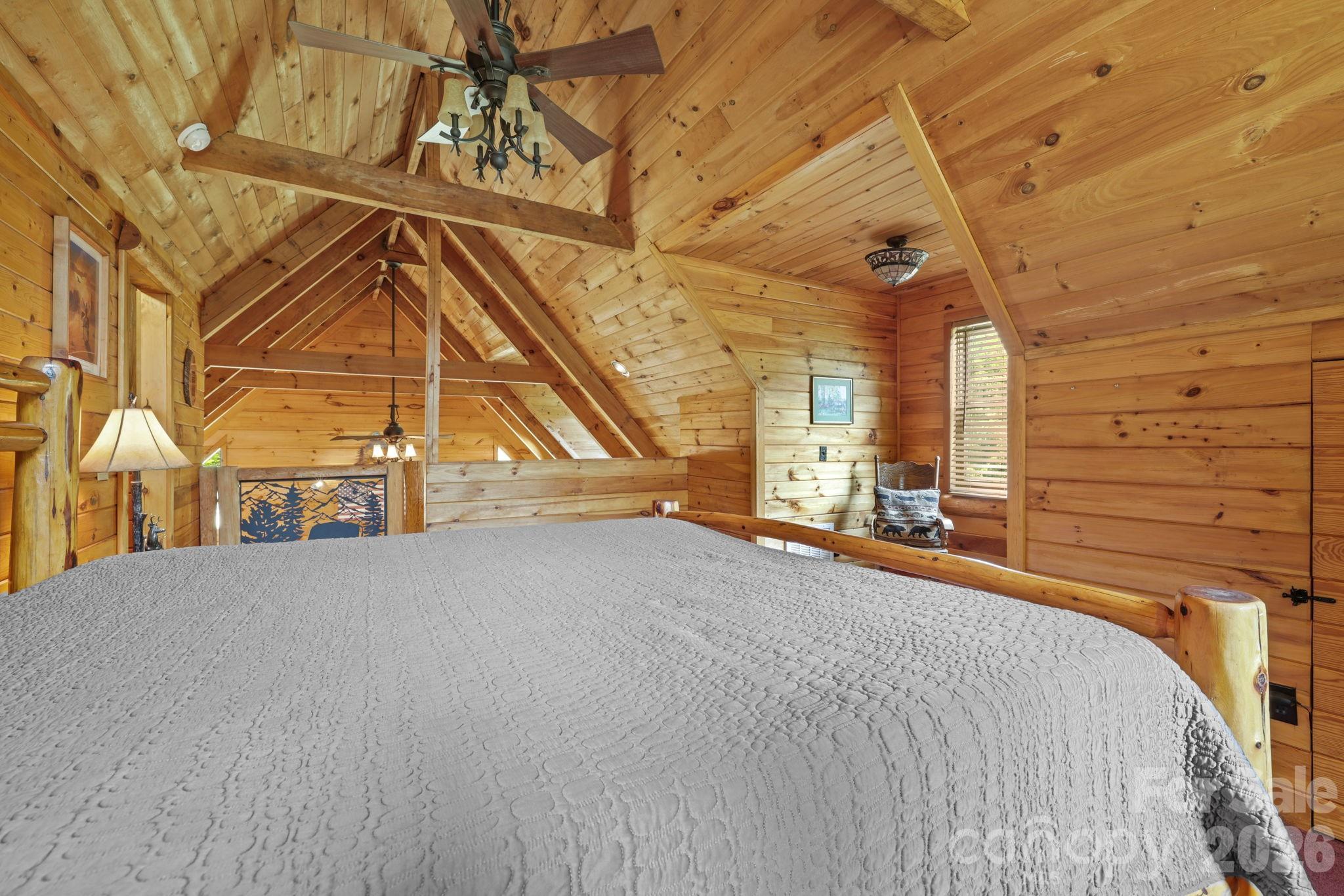 2560 Round Hill Road Property Photo 20