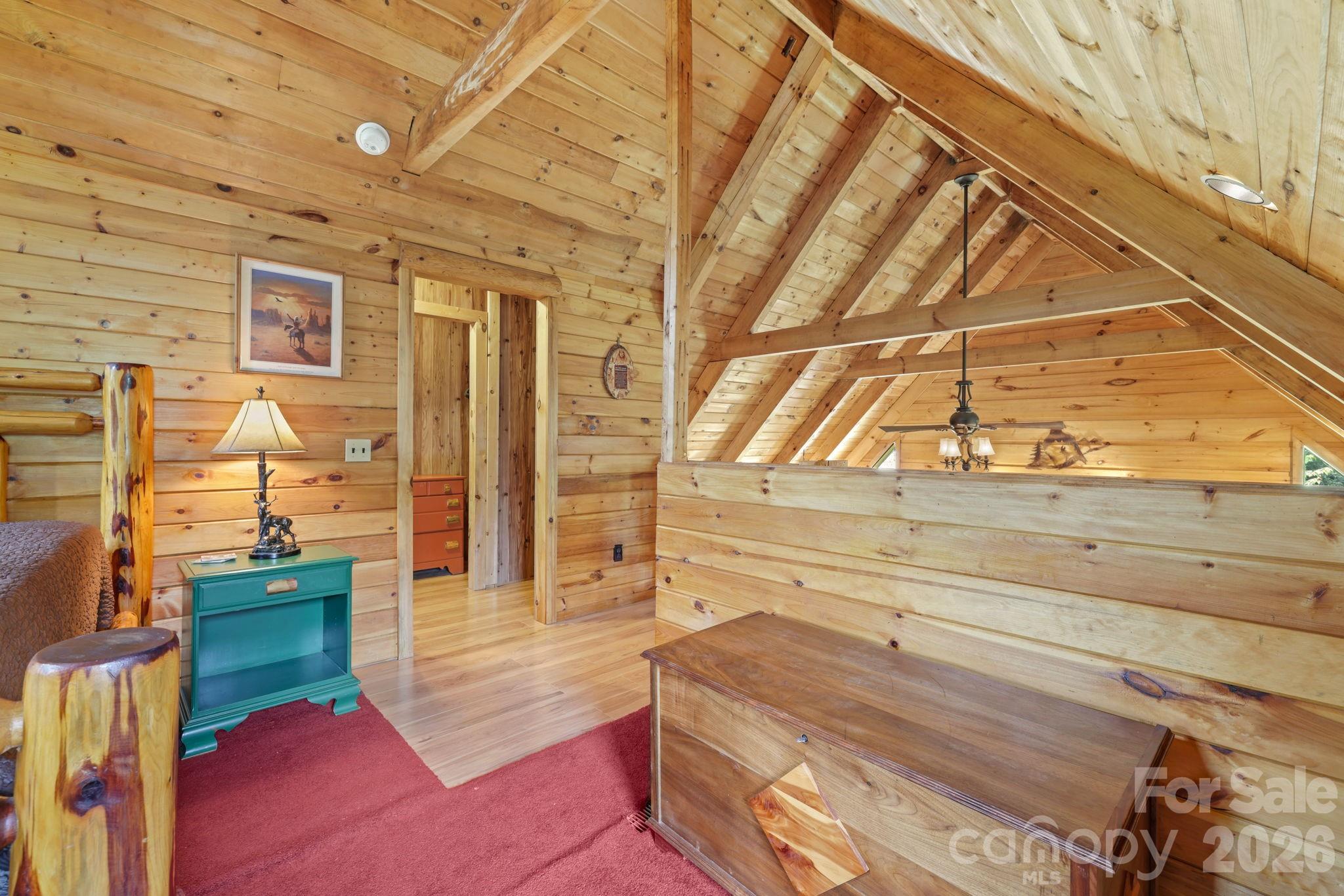 2560 Round Hill Road Property Photo 21