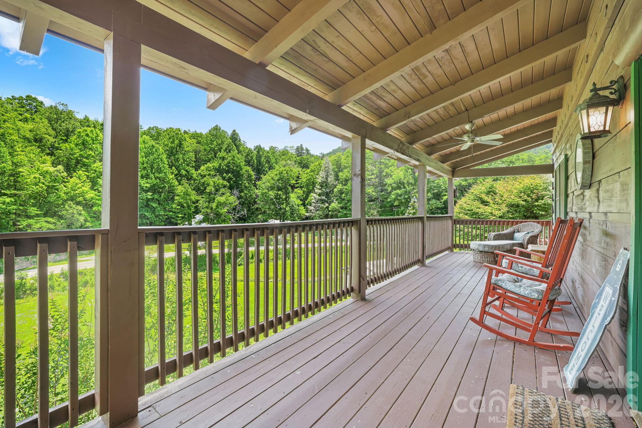 2560 Round Hill Road Property Photo 35