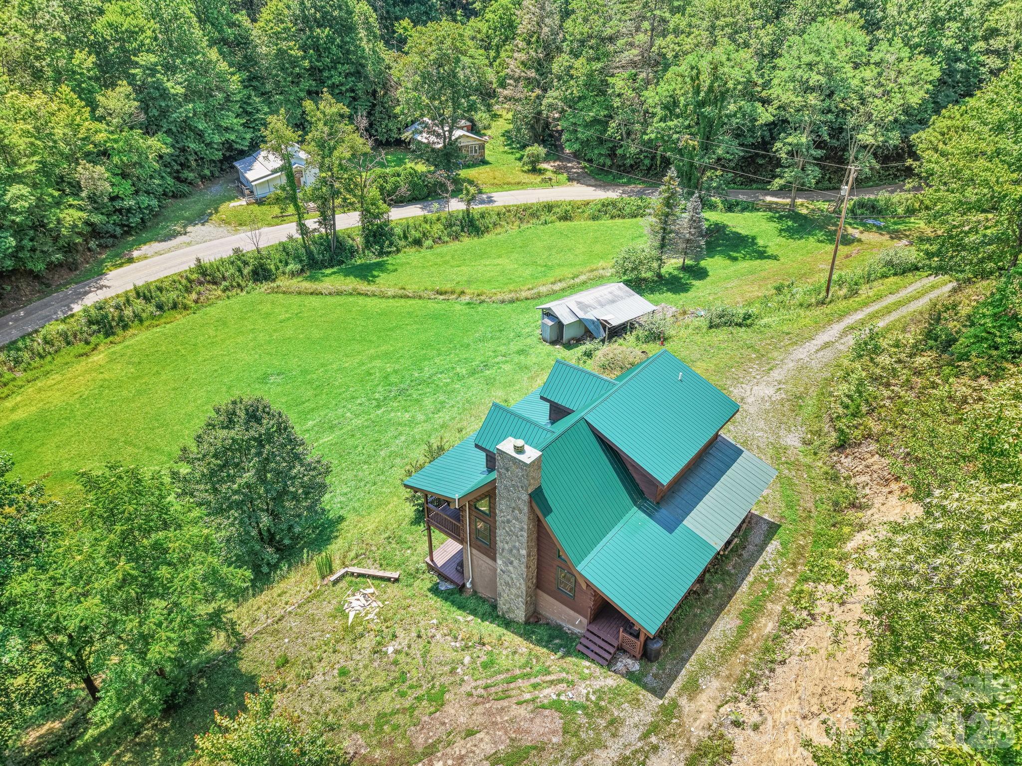 2560 Round Hill Road Property Photo 45