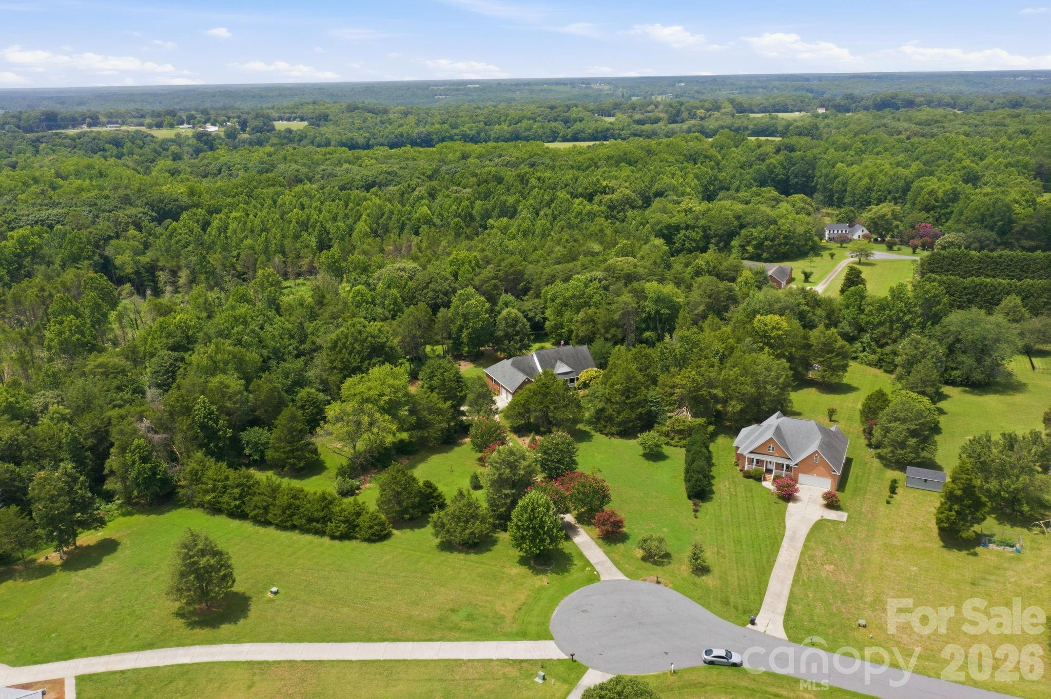 182 Robert Drive Property Photo 2