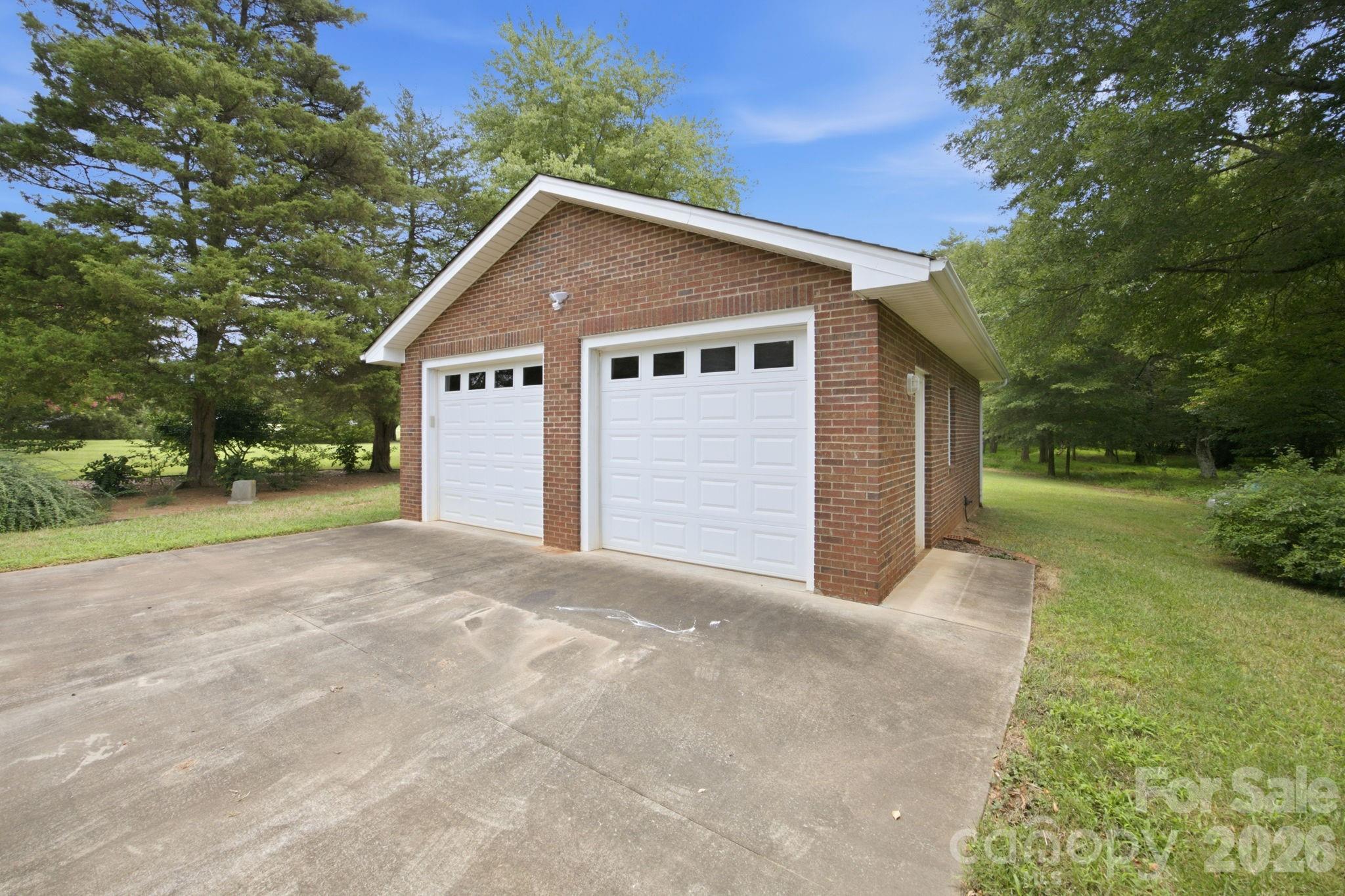 182 Robert Drive Property Photo 7