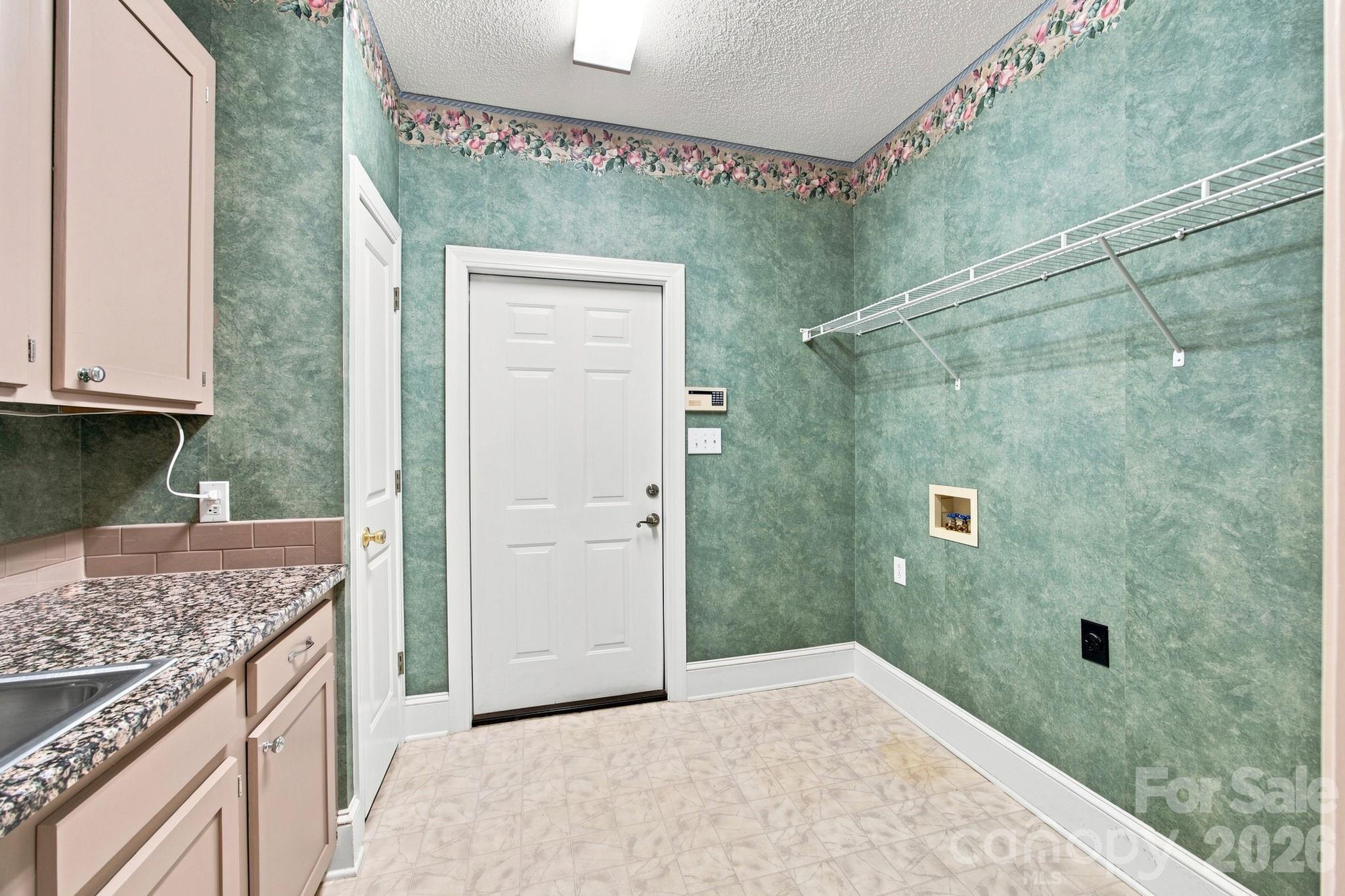 182 Robert Drive Property Photo 22