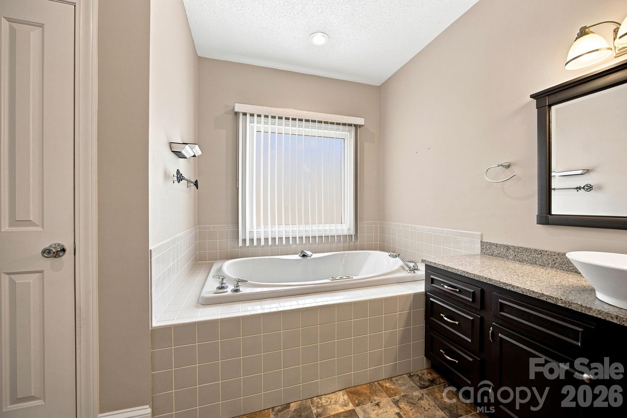 182 Robert Drive Property Photo 26