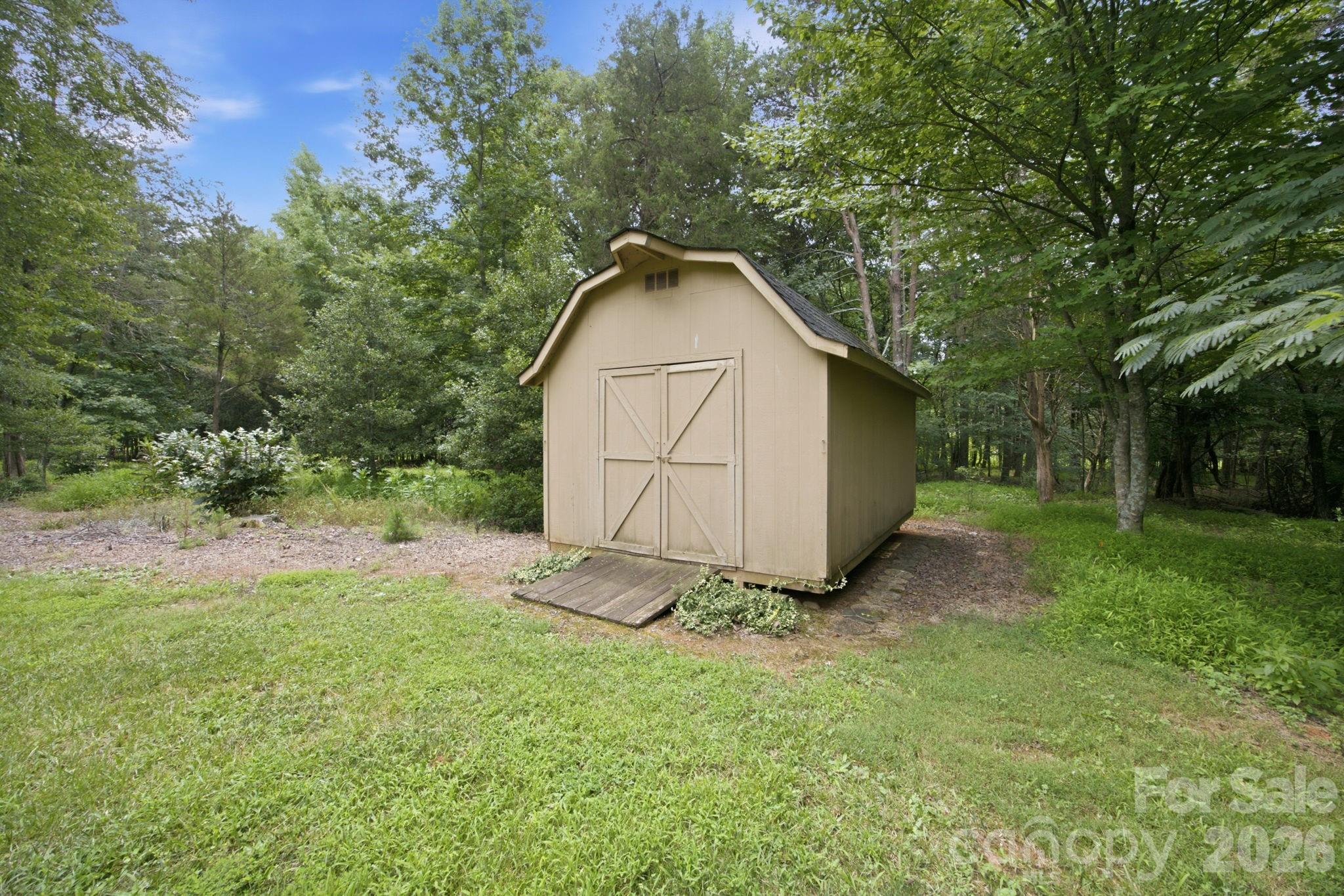 182 Robert Drive Property Photo 42