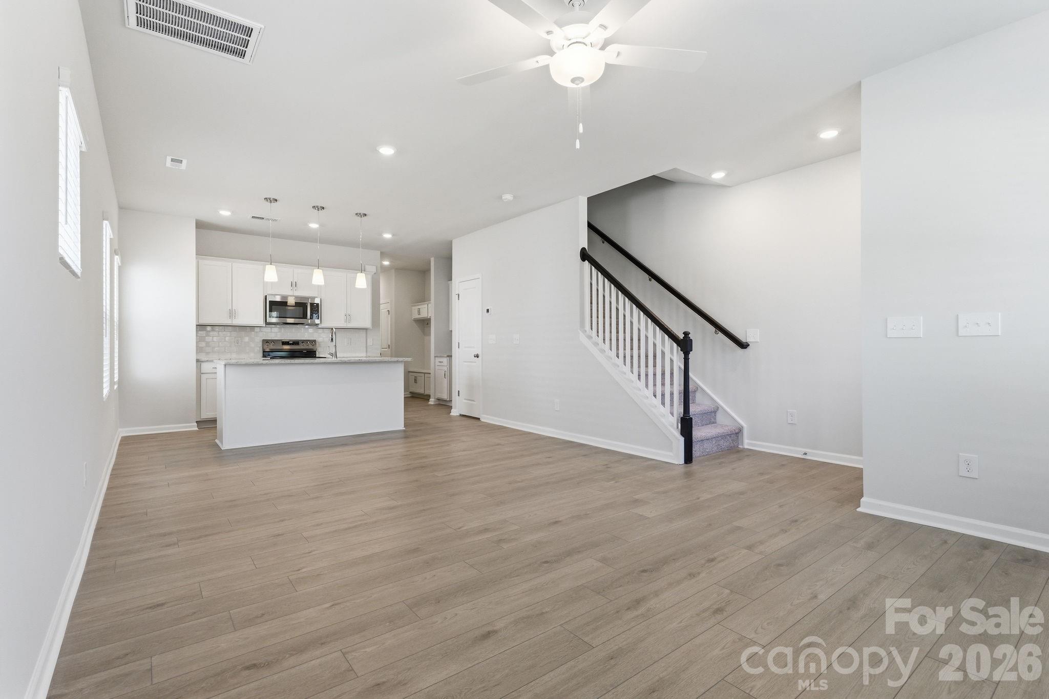 4636 Lakeview Road Property Photo 2