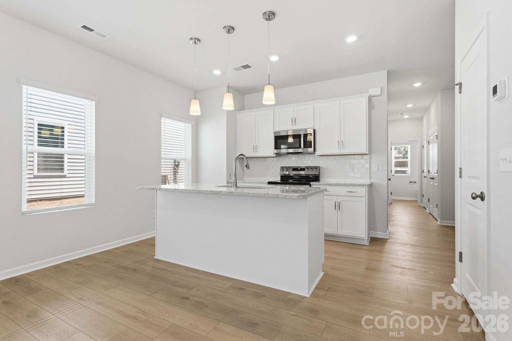 4636 Lakeview Road Property Photo 3