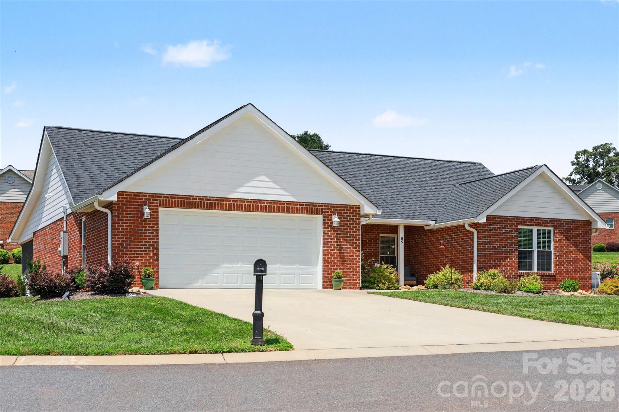 105 Kingston Place Property Photo 5
