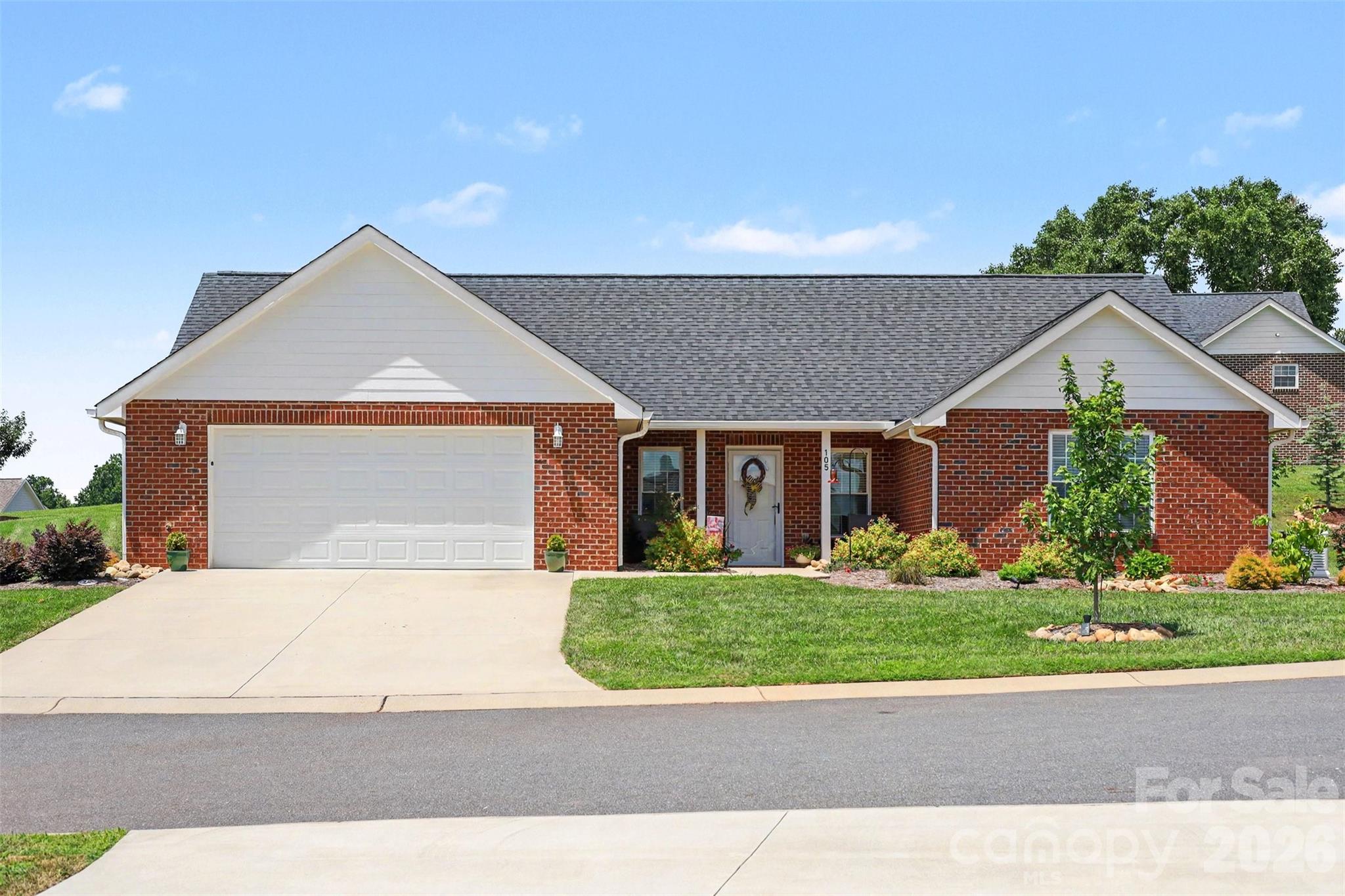 105 Kingston Place Property Photo 6