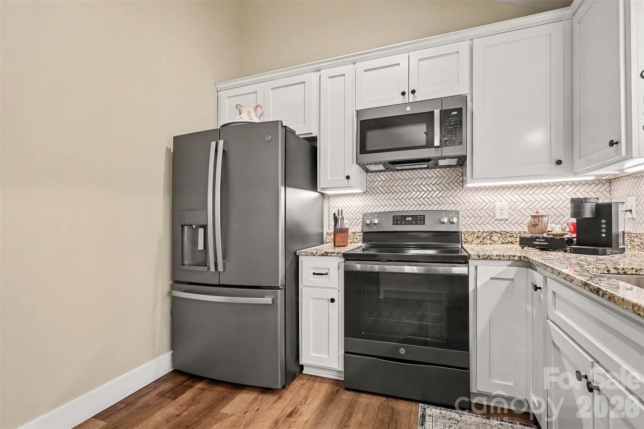 105 Kingston Place Property Photo 12