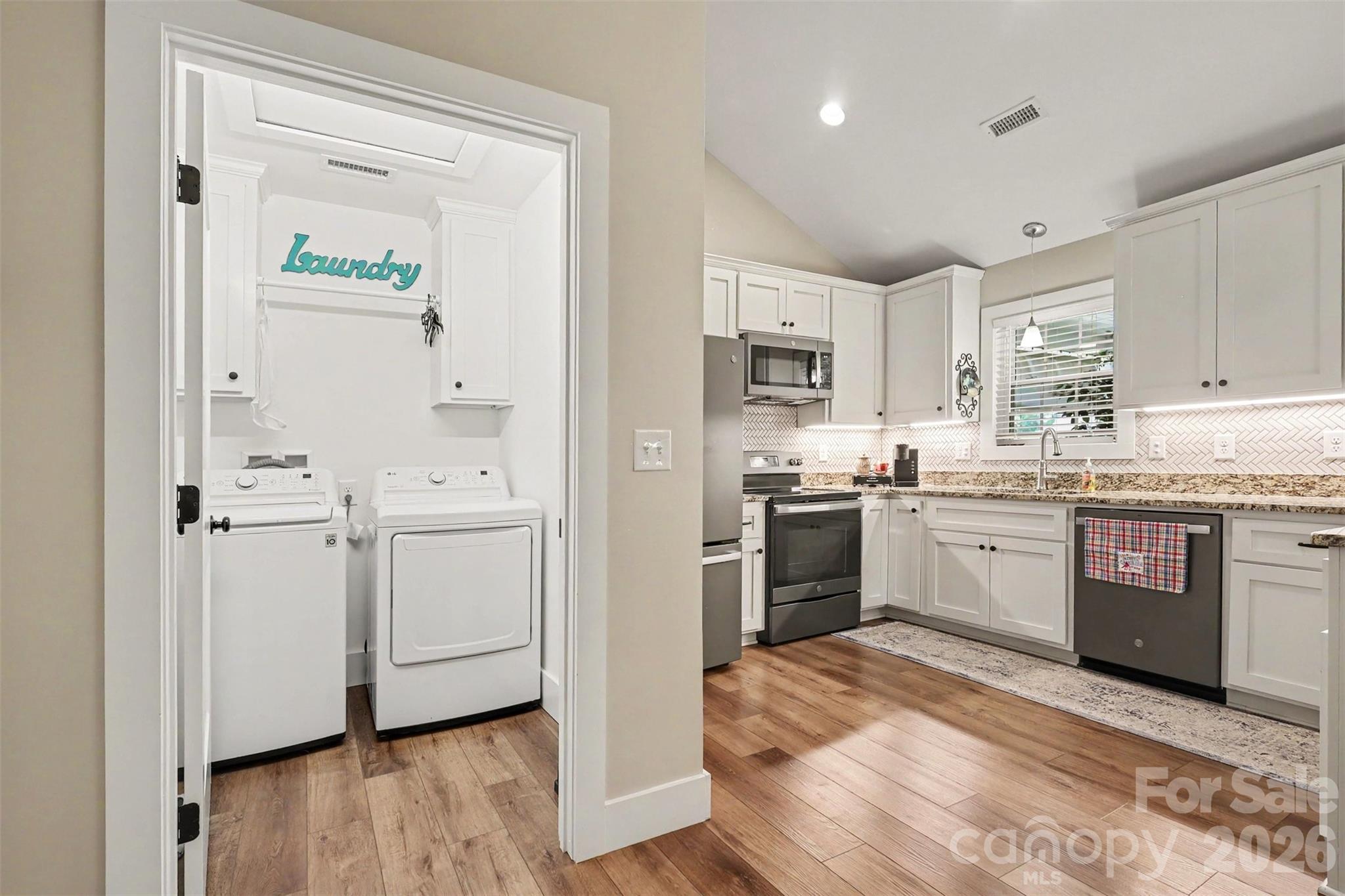 105 Kingston Place Property Photo 13
