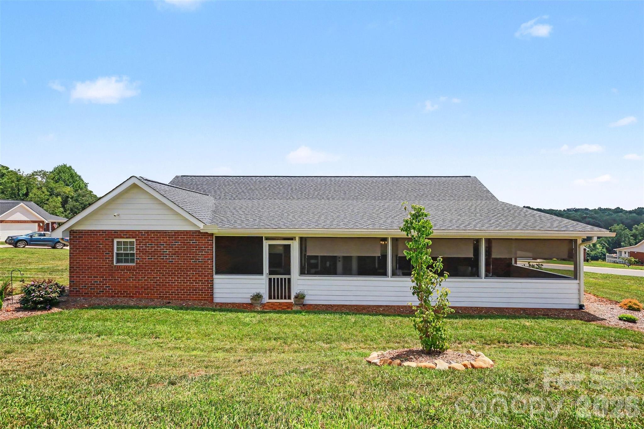 105 Kingston Place Property Photo 33