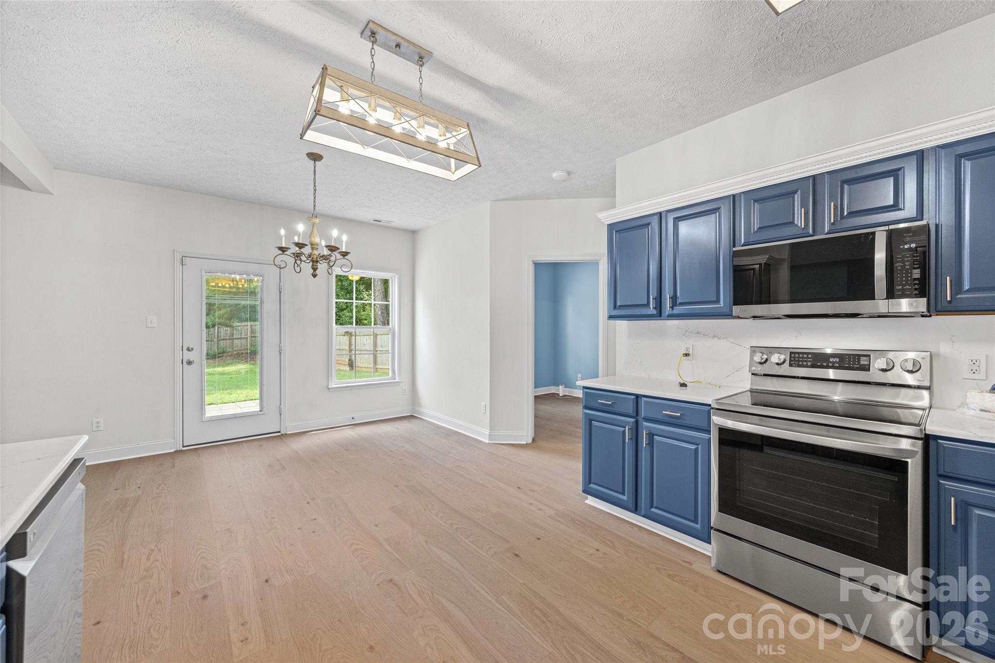 3990 Long Leaf Court Property Photo 13