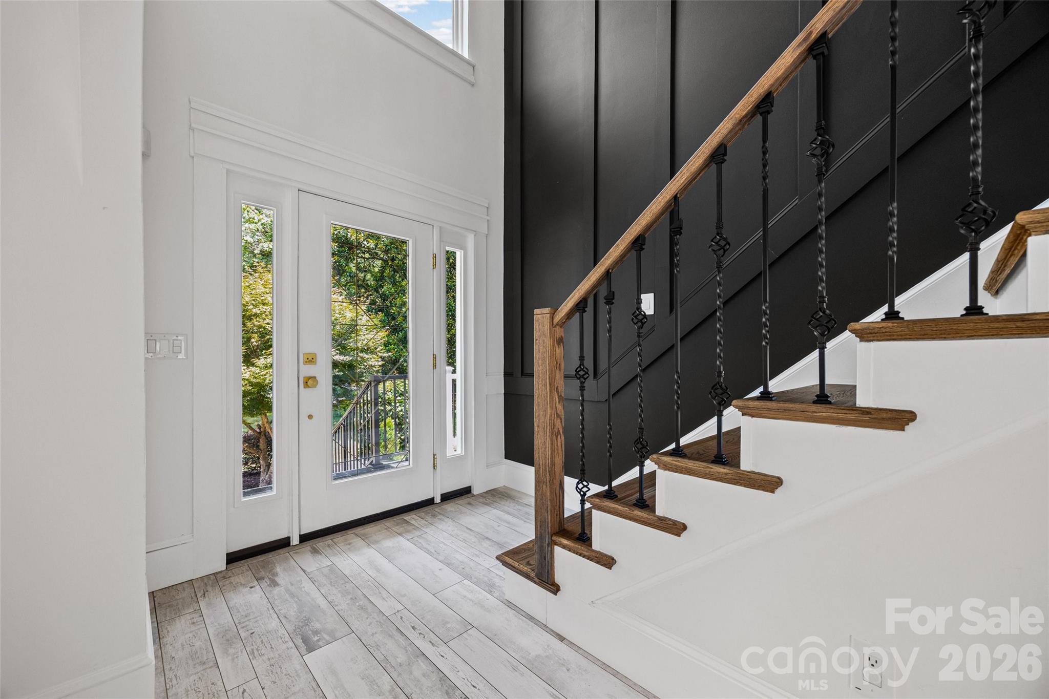 9827 Potter Road Property Photo 4