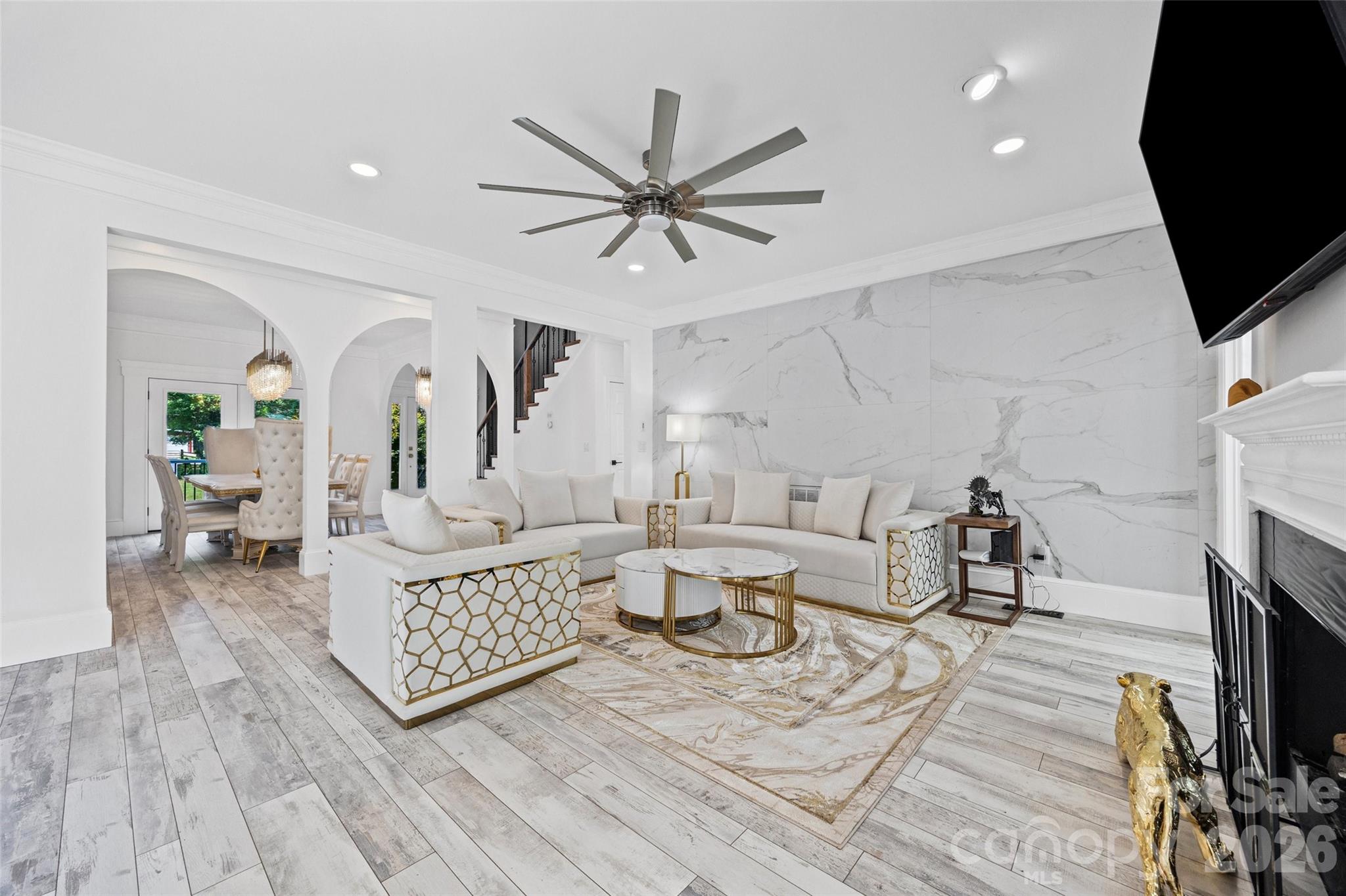 9827 Potter Road Property Photo 7