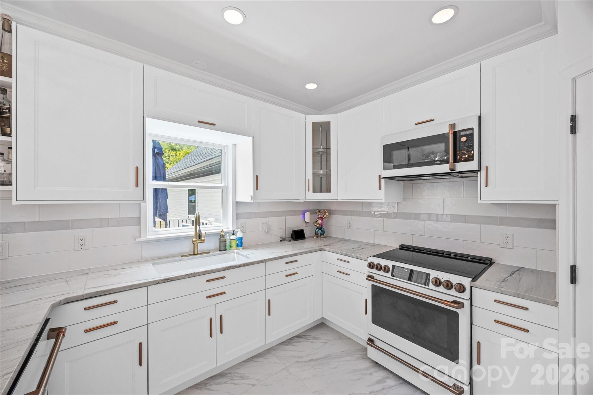9827 Potter Road Property Photo 18
