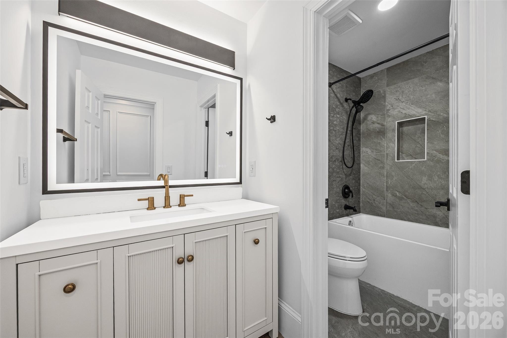 9827 Potter Road Property Photo 27