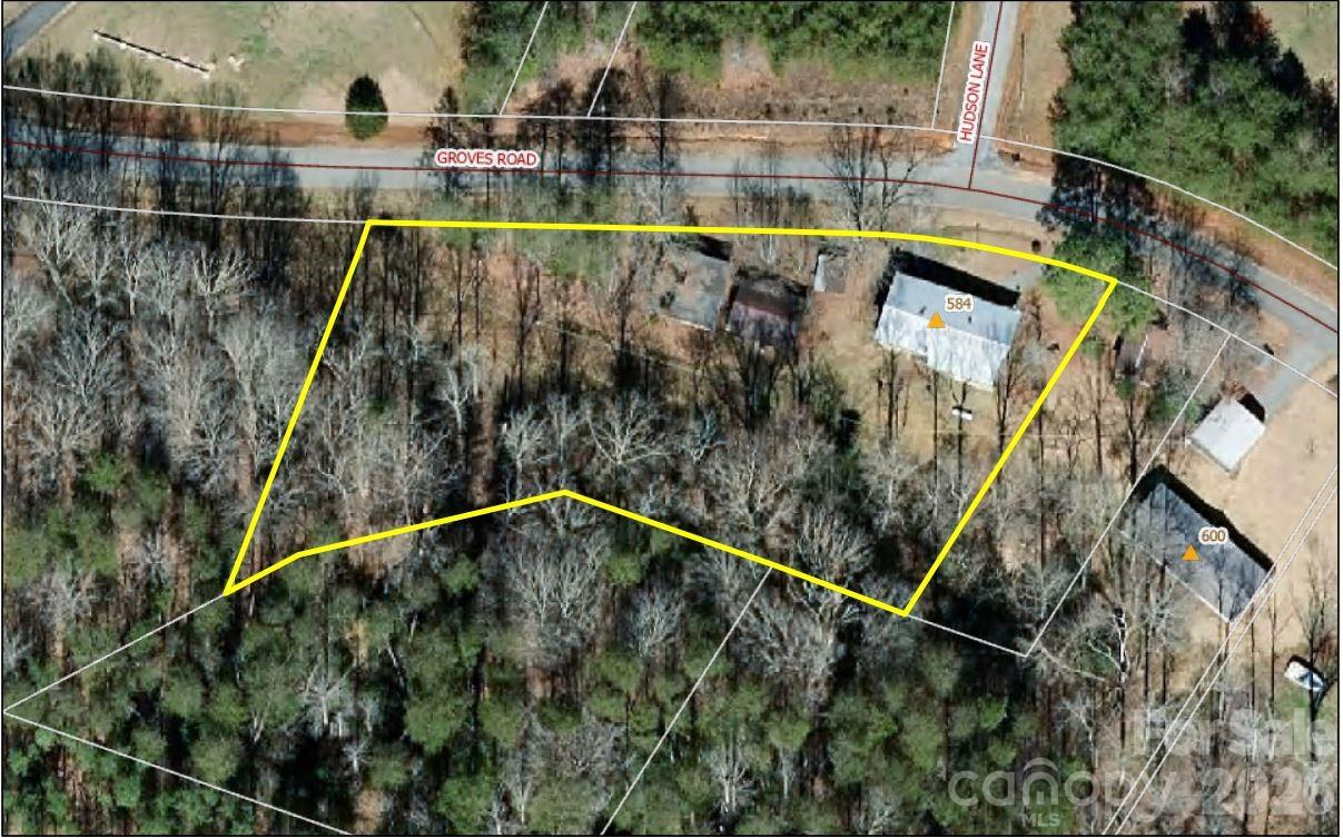 584 Groves Road Property Photo 4