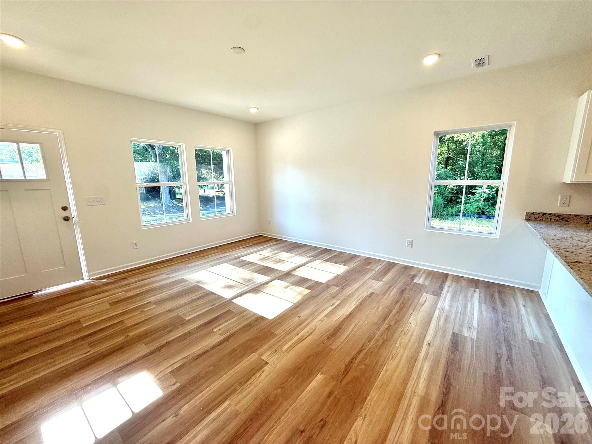 307 W 13th Street Property Photo 14