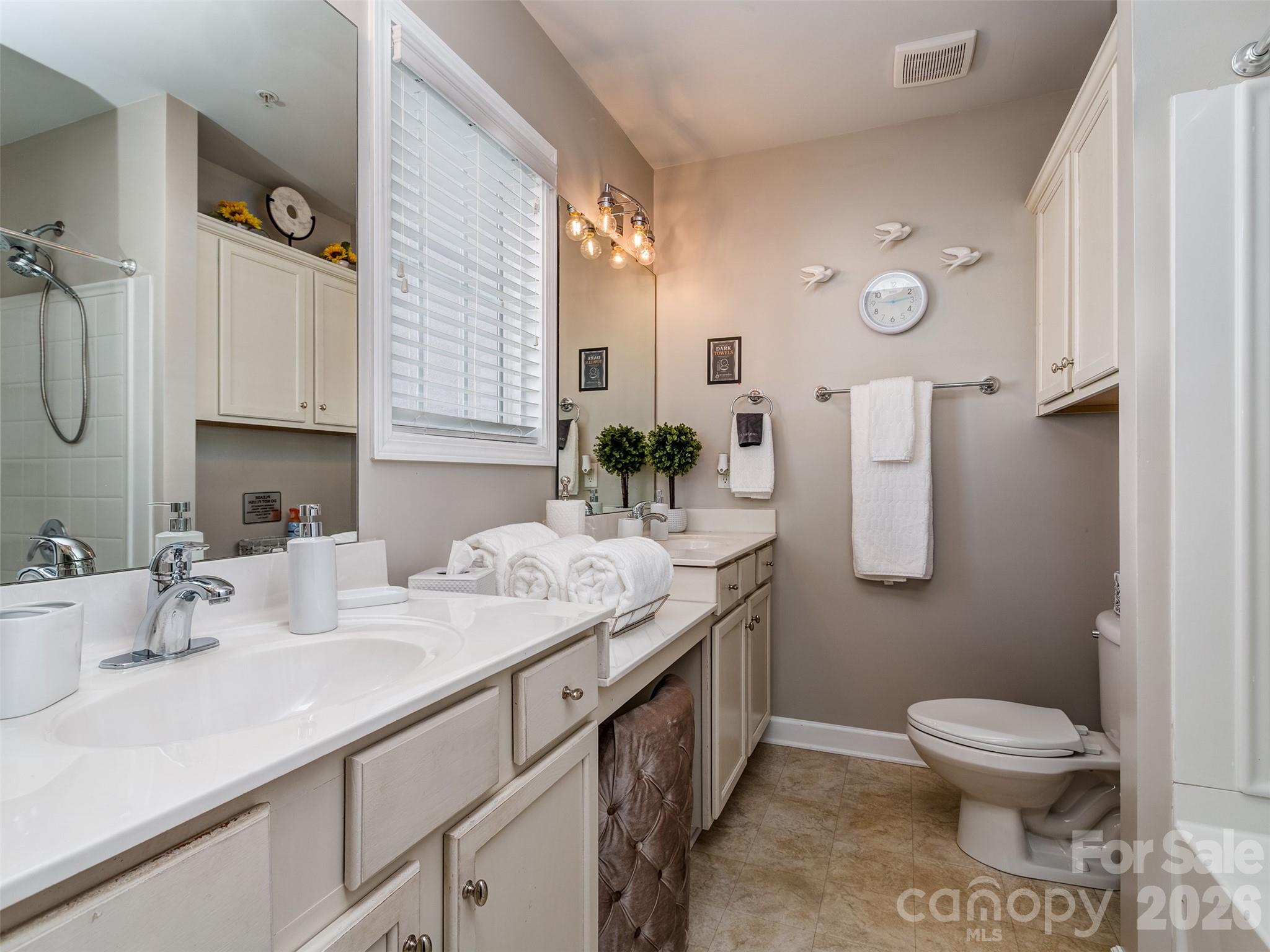 2074 Ayrsley Town Boulevard Property Photo 11