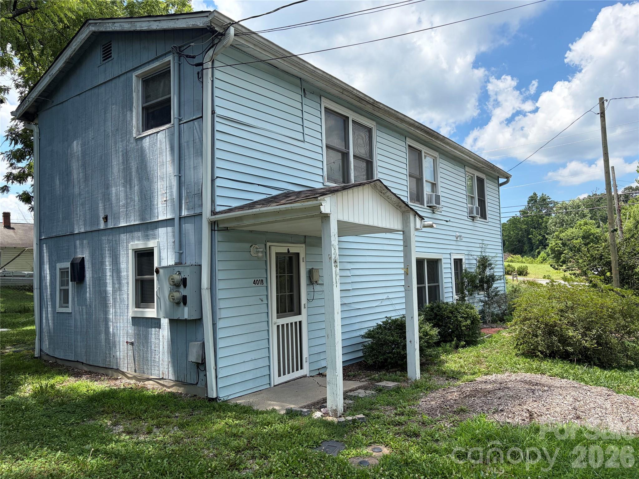 401 N Lakeside Drive Property Photo 3
