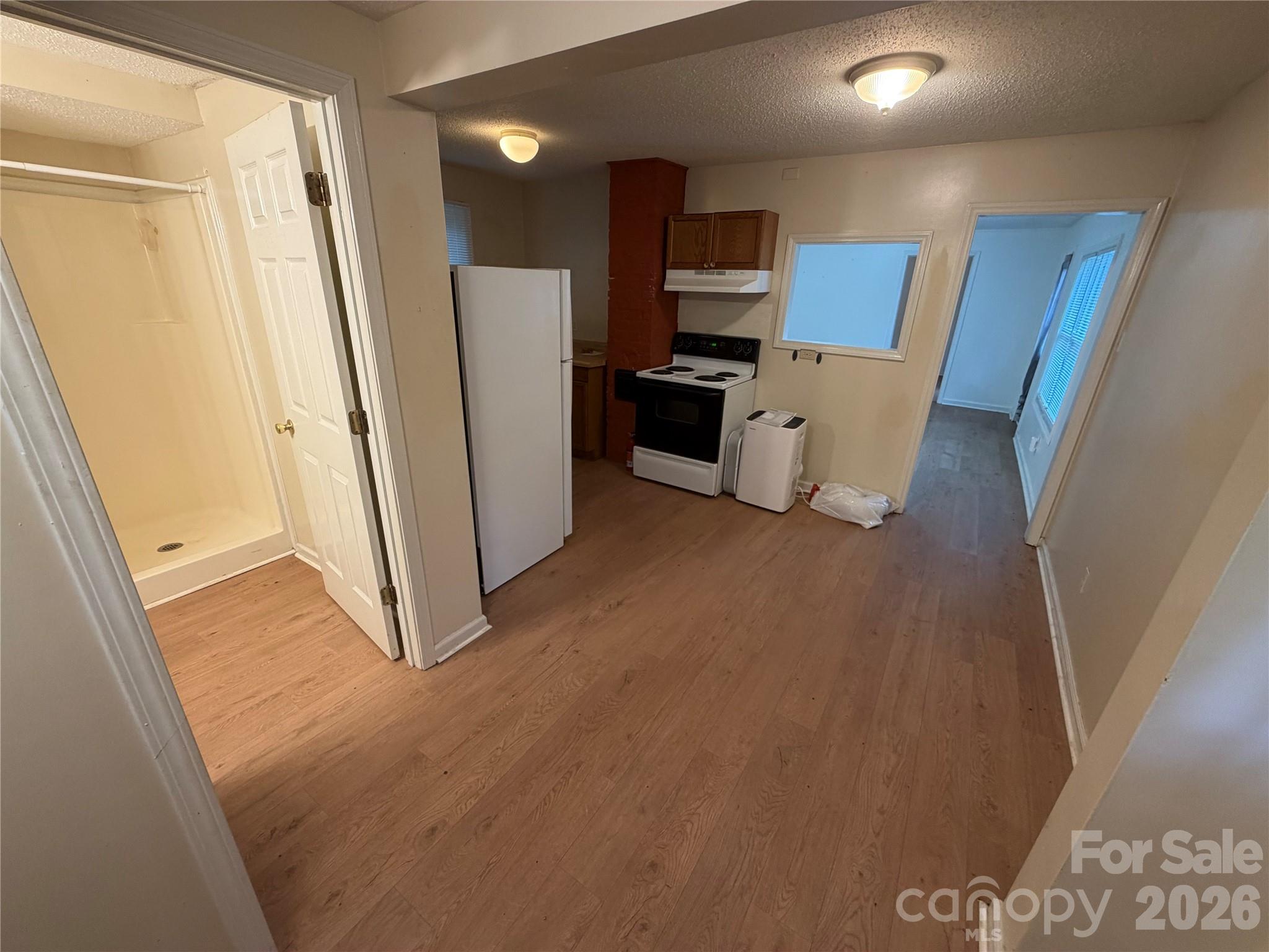401 N Lakeside Drive Property Photo 6